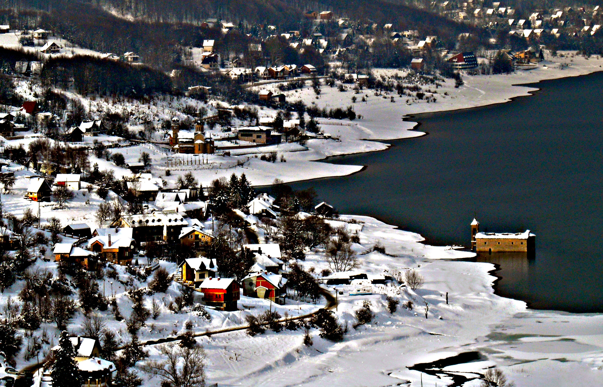 Samsung WB600 / VLUU WB600 /  WB610 sample photo. Winter on lake photography