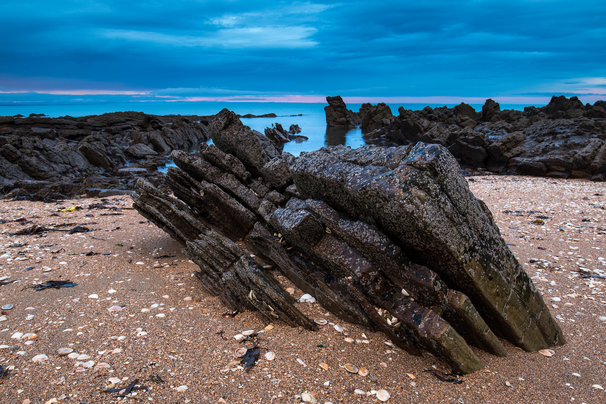 Canon EF 16-35mm F4L IS USM sample photo. Rocks 2 photography