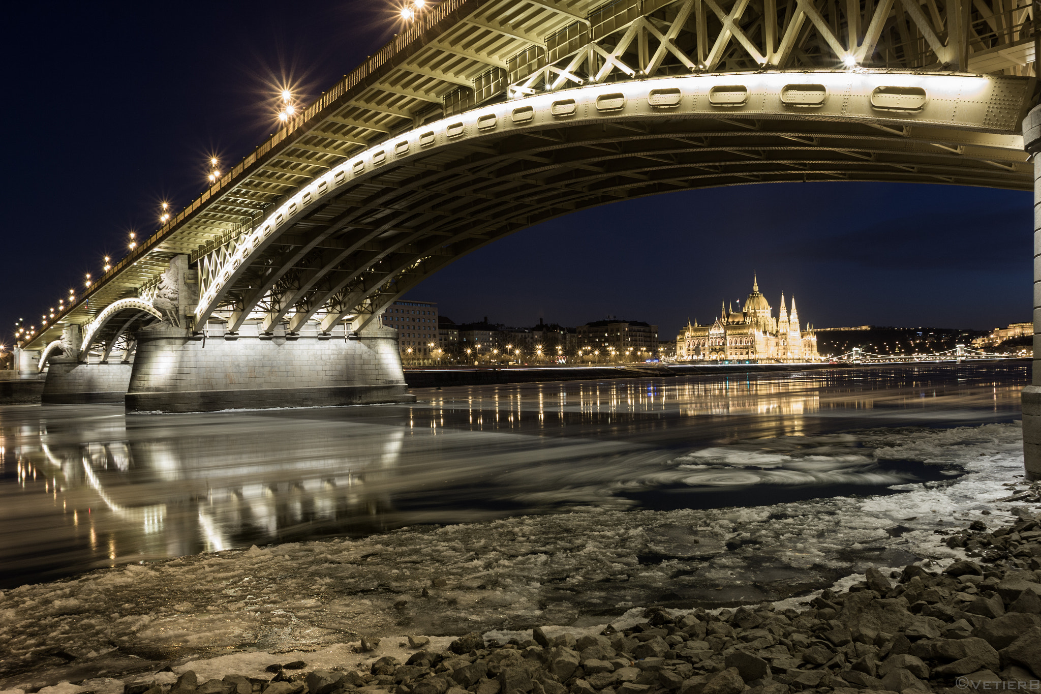 Canon EOS 60D + Canon EF 17-35mm f/2.8L sample photo. Icy structure photography