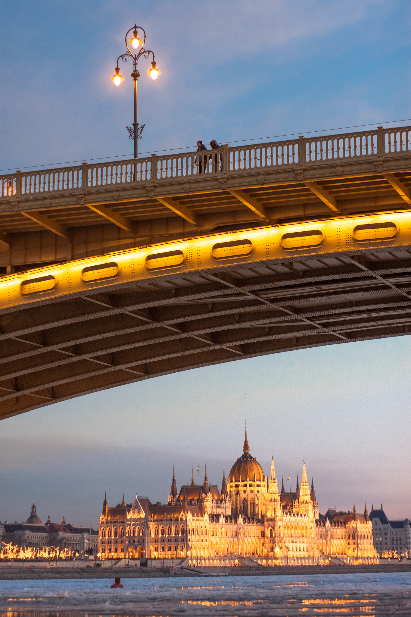 Canon EF 35-80mm f/4-5.6 sample photo. Budapest in winter photography