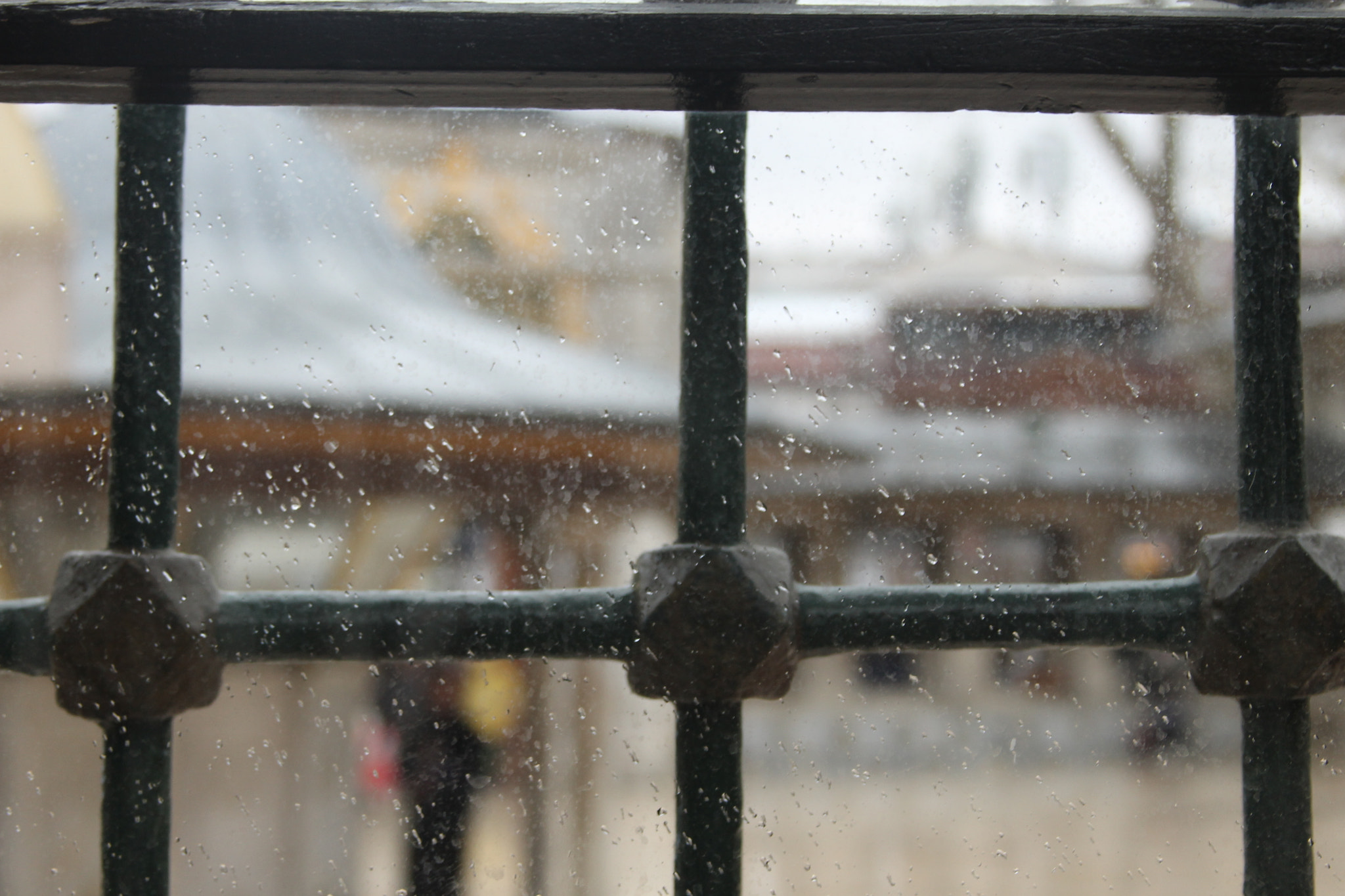 Canon EF 28-135mm F3.5-5.6 IS USM sample photo. Historical window in istanbul photography