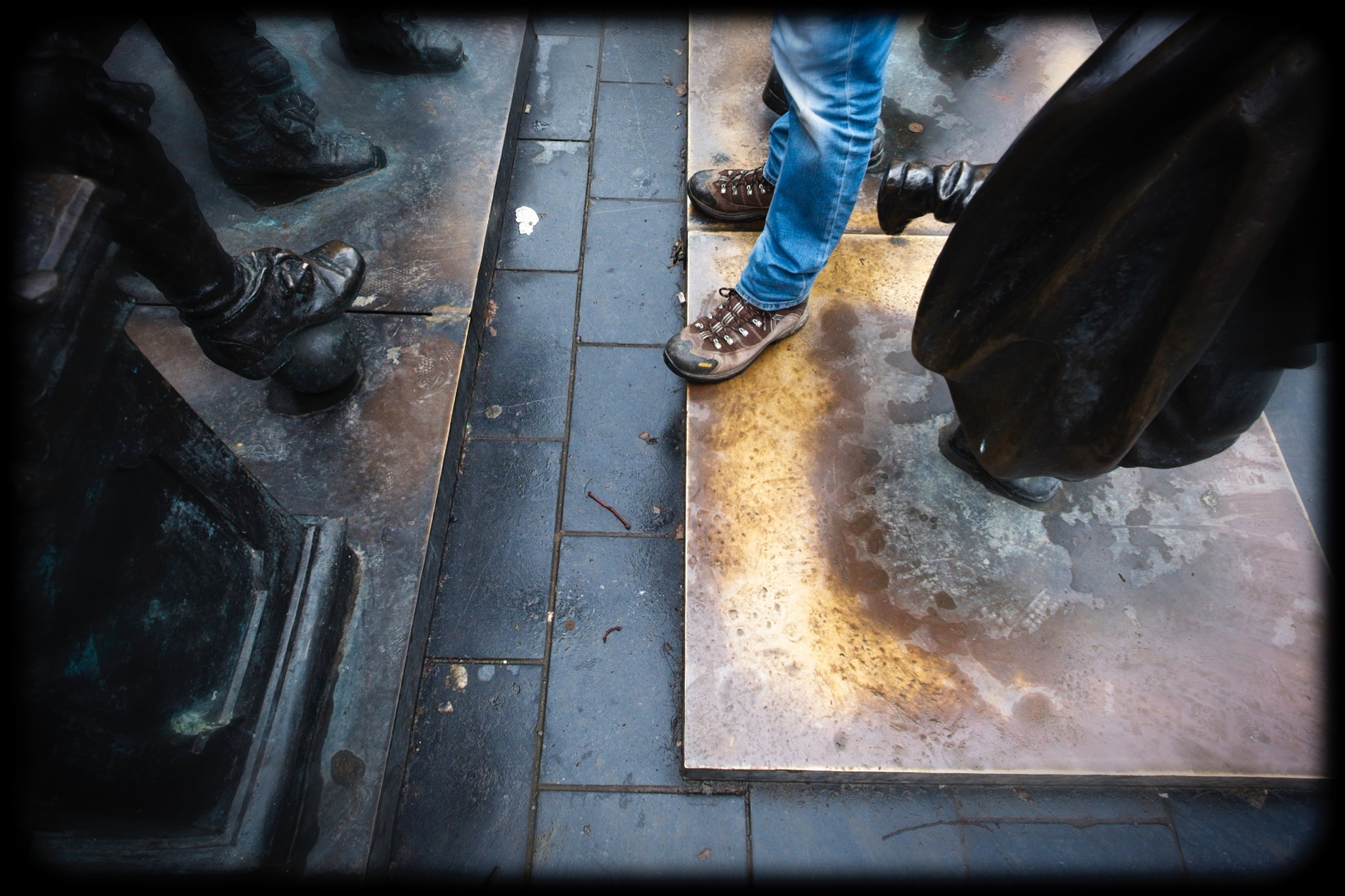 Fujifilm X-E2 + Fujifilm XF 14mm F2.8 R sample photo. These boots are made for walking. rembrandt plein amsterdam. photography