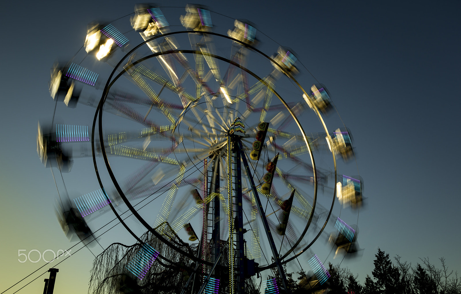 Sigma 18-35mm f/1.8 DC HSM sample photo. Round and round photography