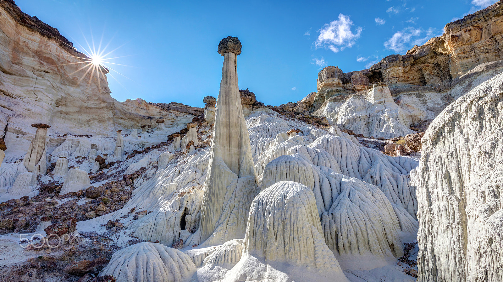 Canon EF 16-35mm F4L IS USM sample photo. Magical wahweap hoodoos photography