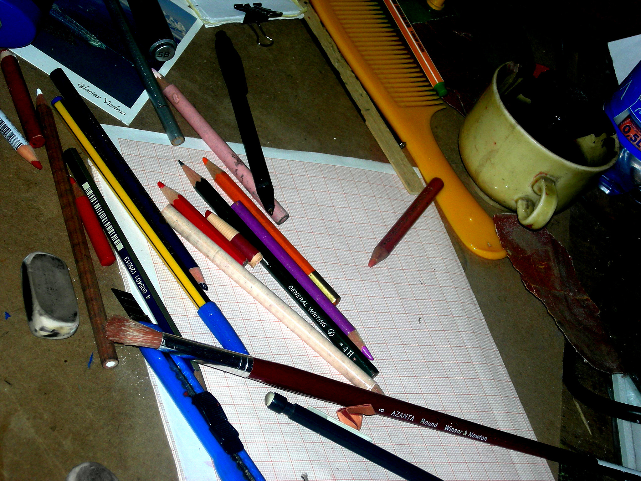 Nikon COOLPIX P2 sample photo. An artist's workspace photography