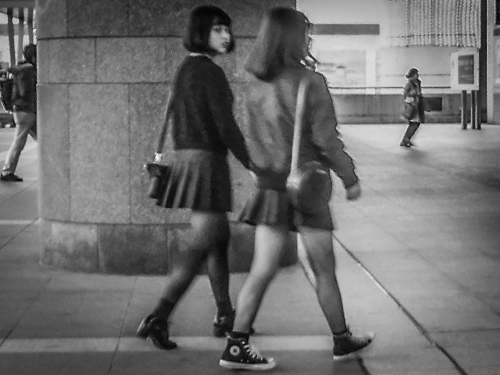 Ricoh GR DIGITAL 2 sample photo. Coquettish photography