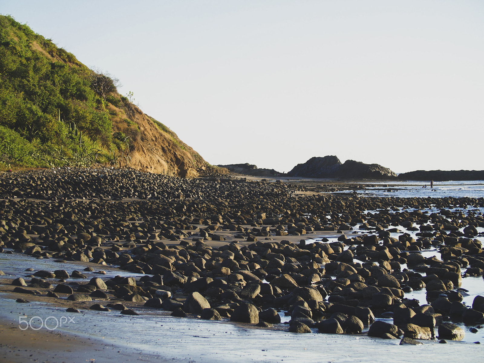 Panasonic Lumix DMC-GH4 + Canon EF 70-200mm F4L USM sample photo. El transito, nicaragua photography