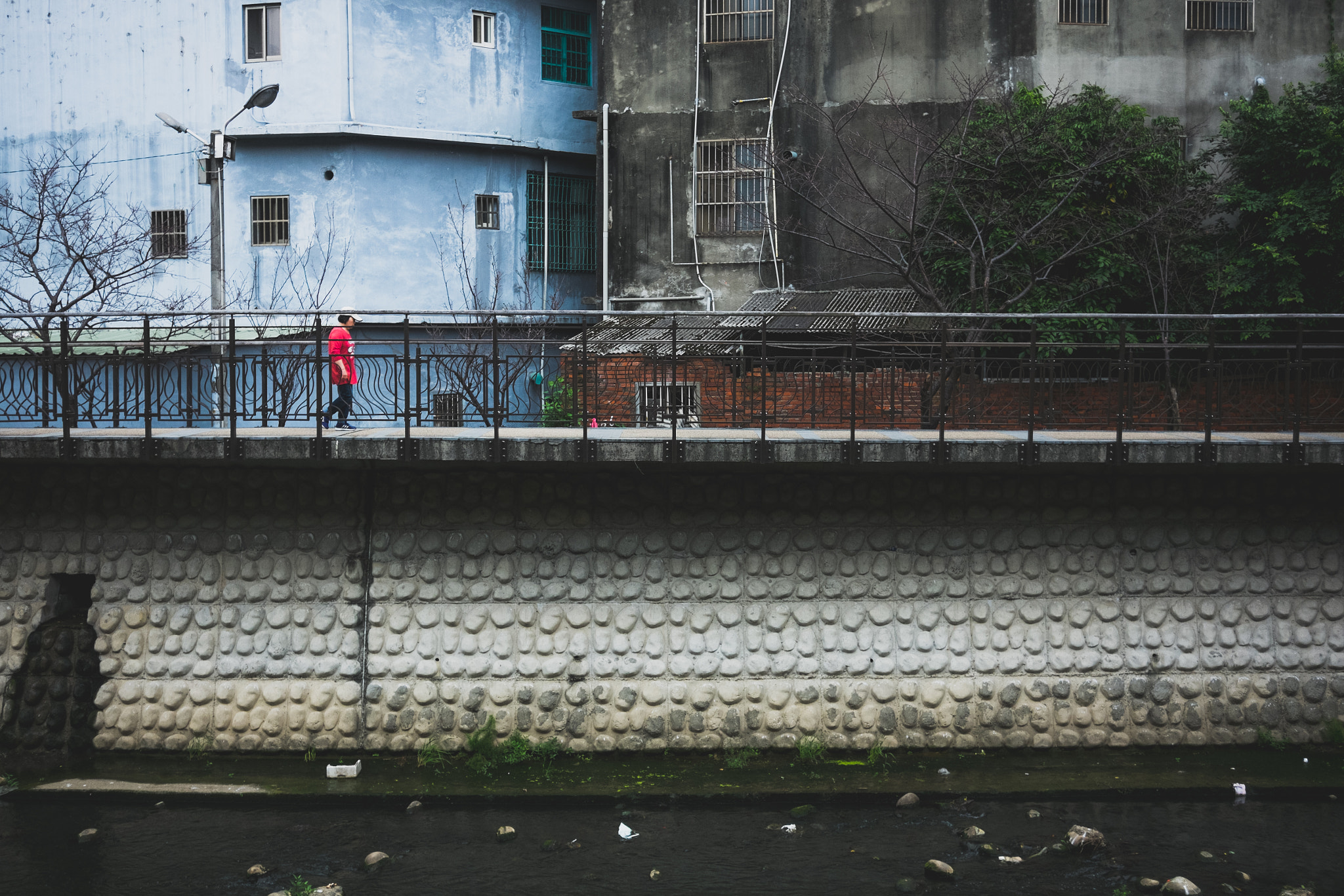 Fujifilm X-M1 + Fujifilm XF 27mm F2.8 sample photo. 河堤 photography