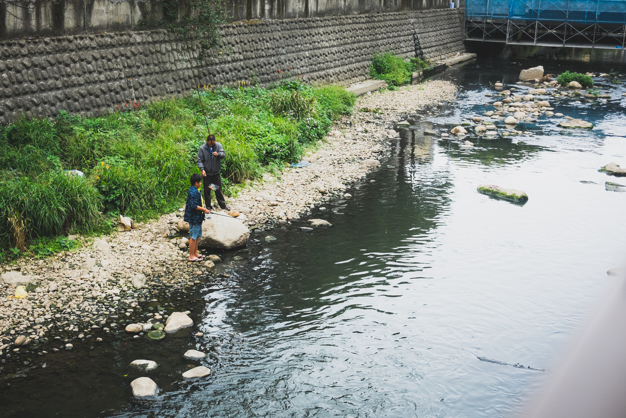 Fujifilm X-M1 + Fujifilm XF 27mm F2.8 sample photo. 釣魚 photography