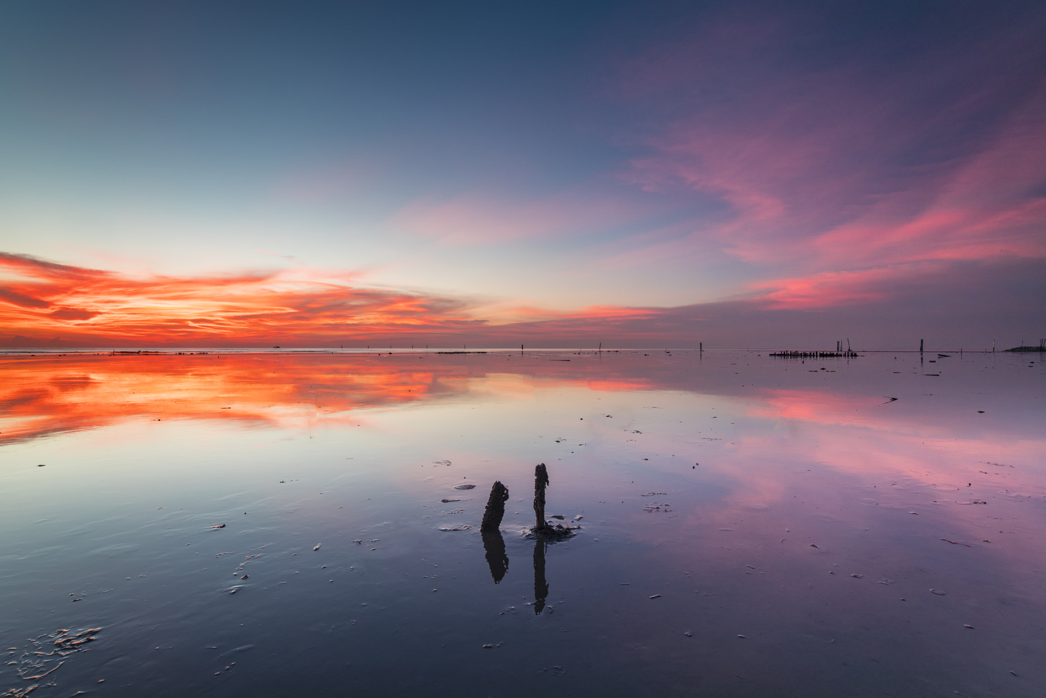 Canon TS-E 17mm F4L Tilt-Shift sample photo. ... trio colors sunset ... photography