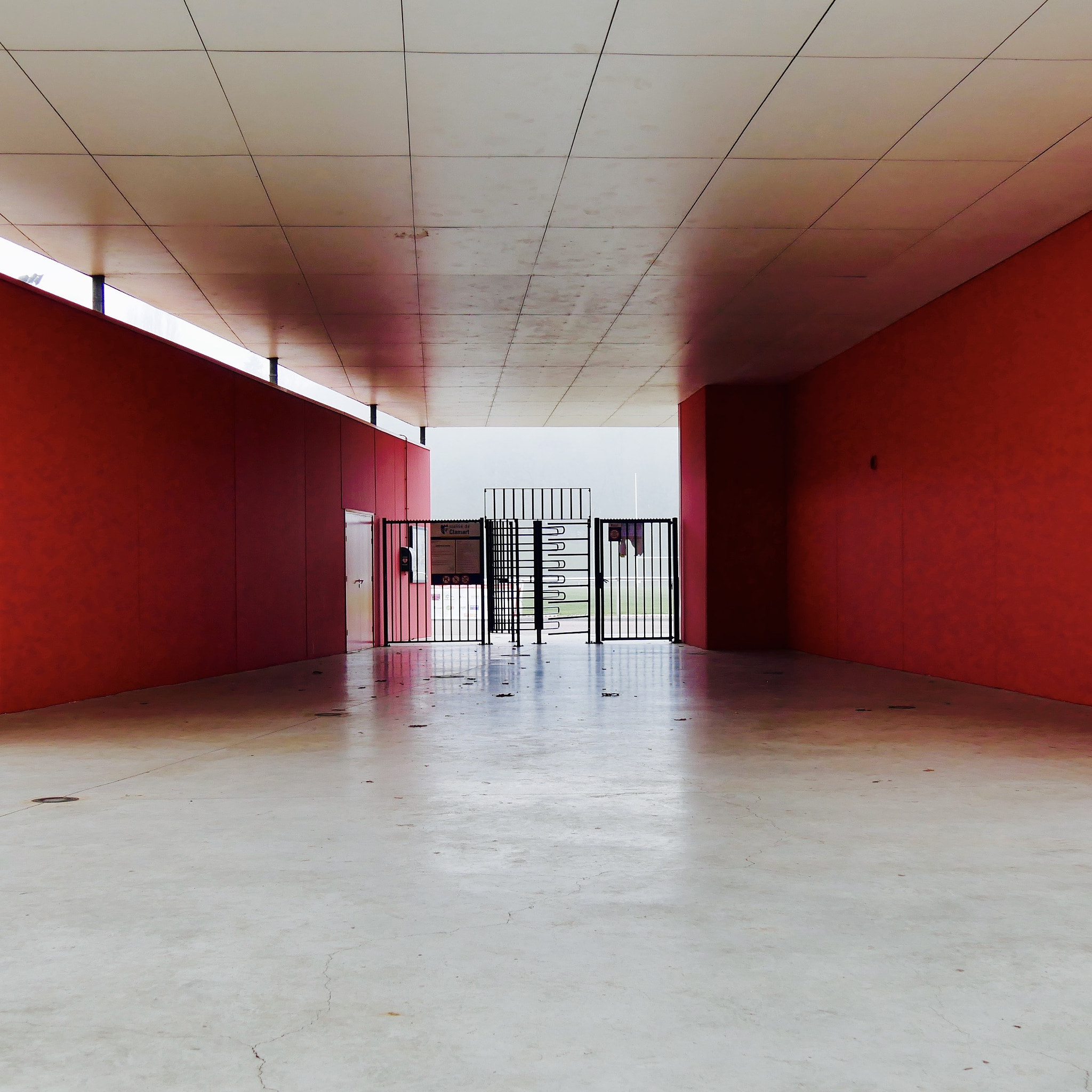 Panasonic Lumix DMC-GX85 (Lumix DMC-GX80 / Lumix DMC-GX7 Mark II) sample photo. Stadium entrance photography
