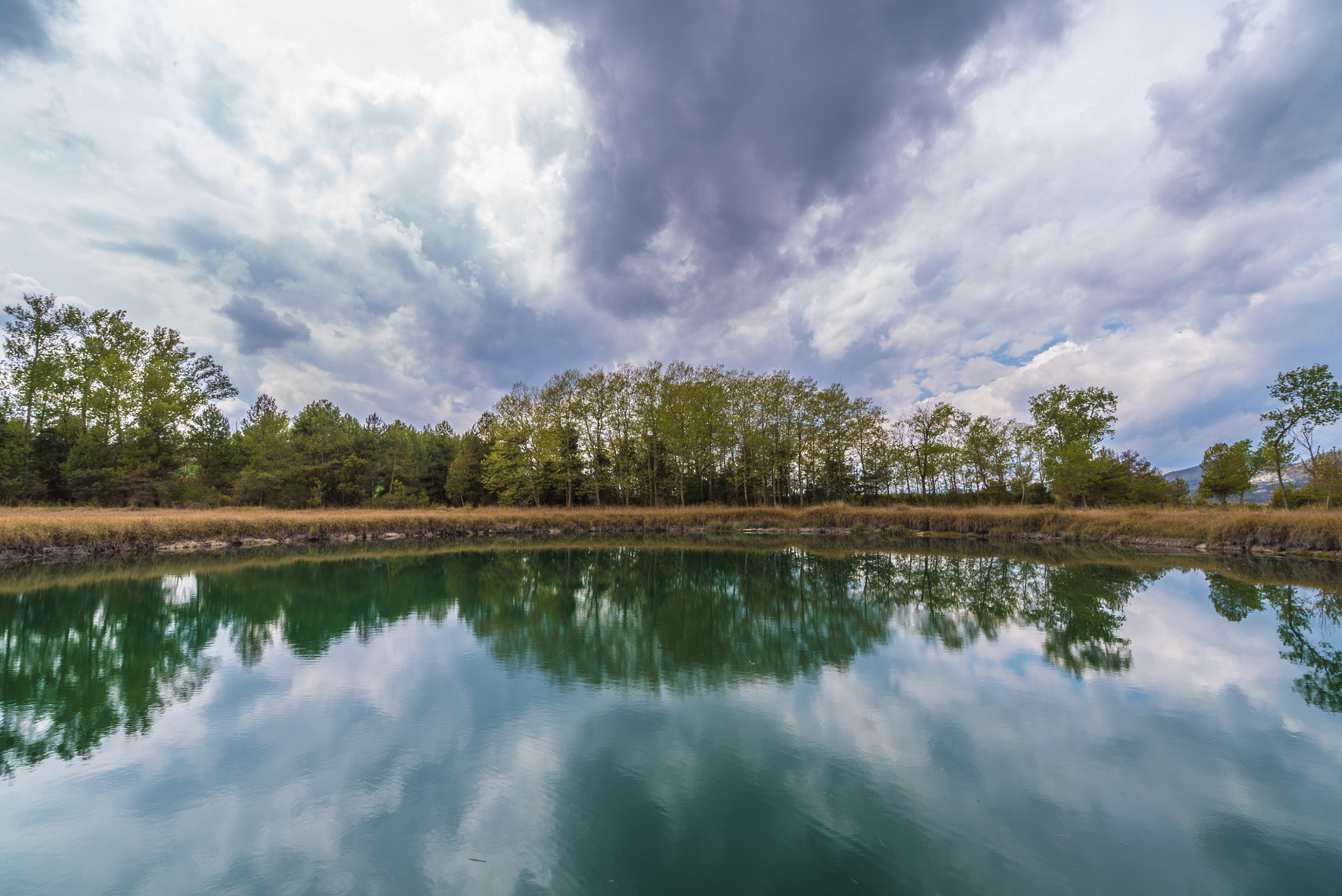 Sony a7S + Sony Vario-Tessar T* FE 16-35mm F4 ZA OSS sample photo. Lago photography