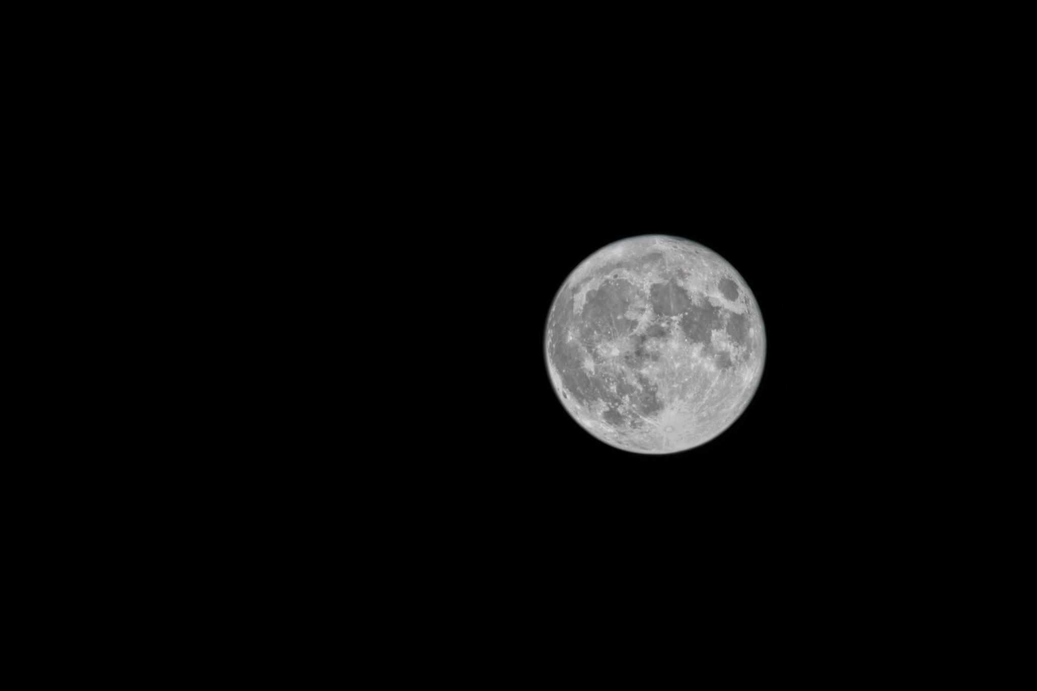 Sigma 150-500mm F5-6.3 DG OS HSM sample photo. Big moon photography