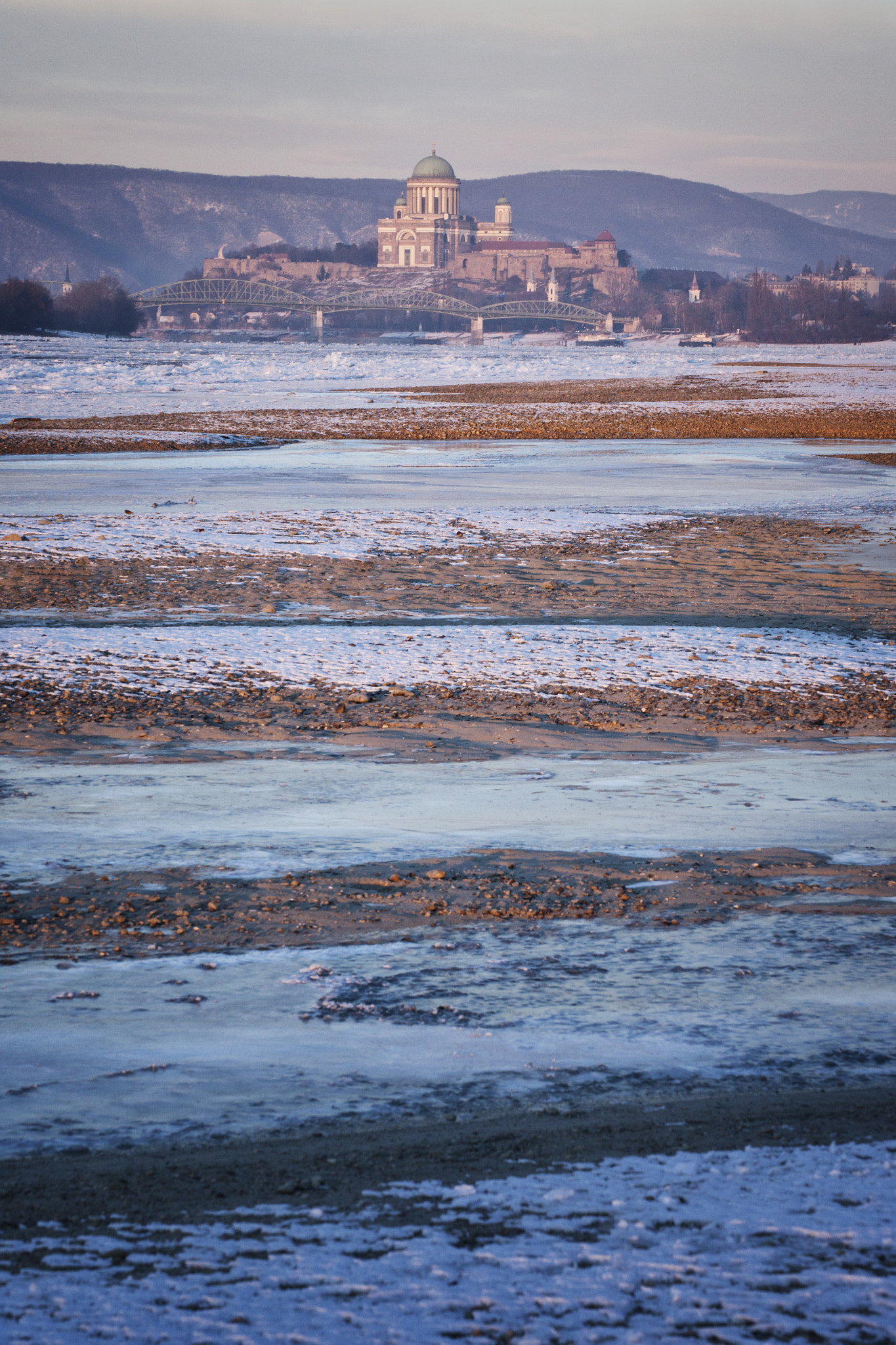 Tamron SP 35mm F1.8 Di VC USD sample photo. Colours of ice photography