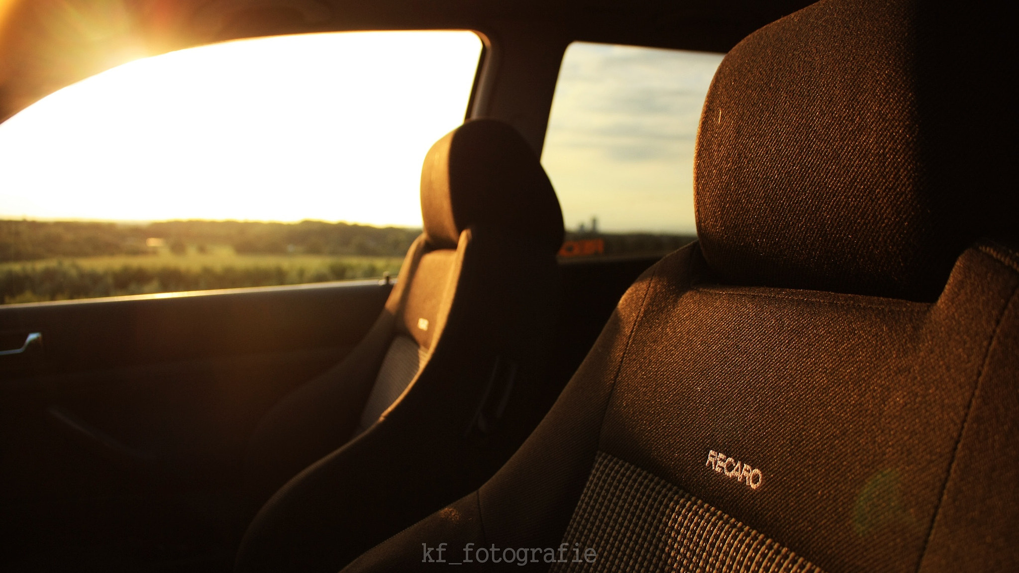 Canon EOS 1000D (EOS Digital Rebel XS / EOS Kiss F) sample photo. Vw golf iv gti recaro seats photography