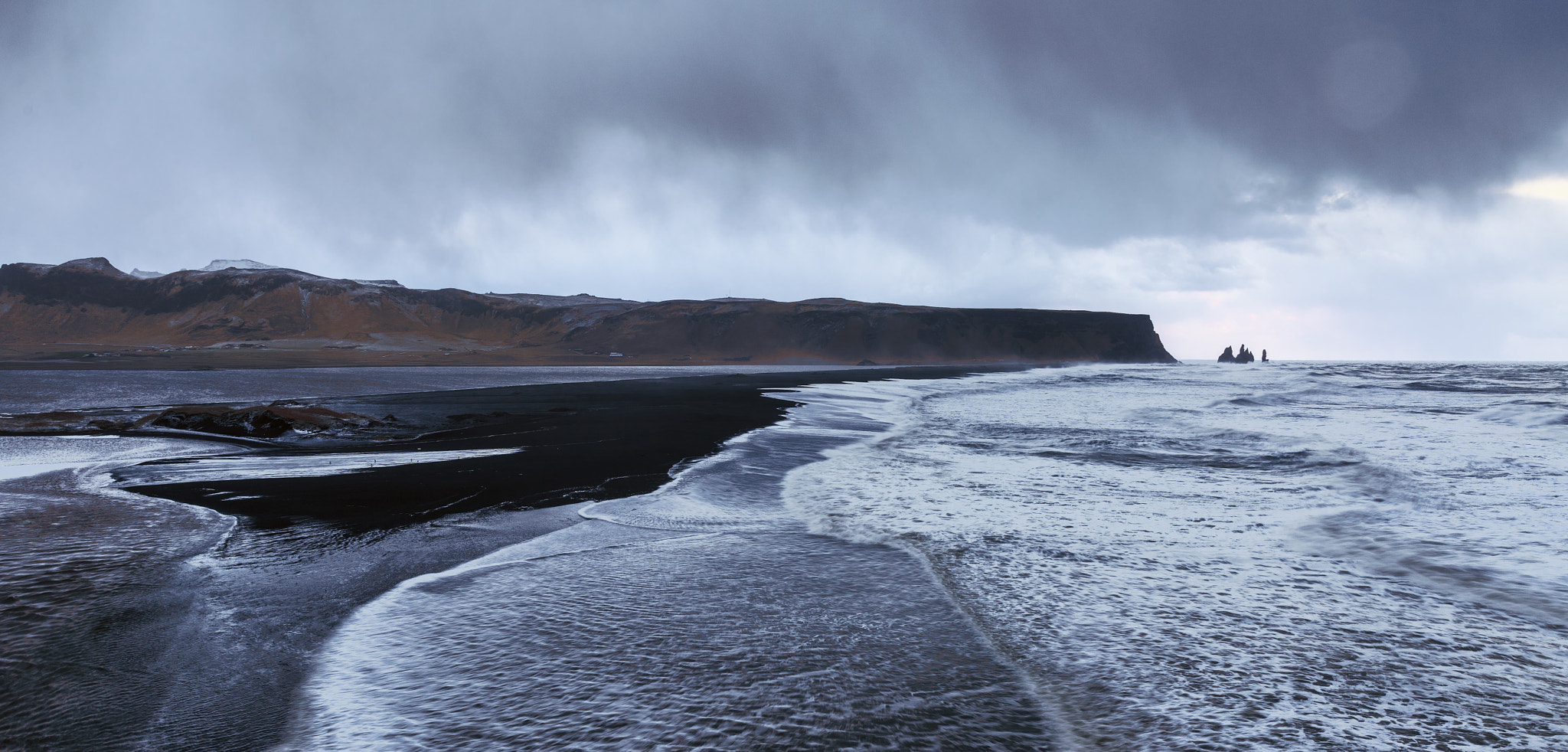 Nikon D810 + Nikon AF-S Nikkor 200-400mm F4G ED-IF VR sample photo. Reynisfjara beach photography