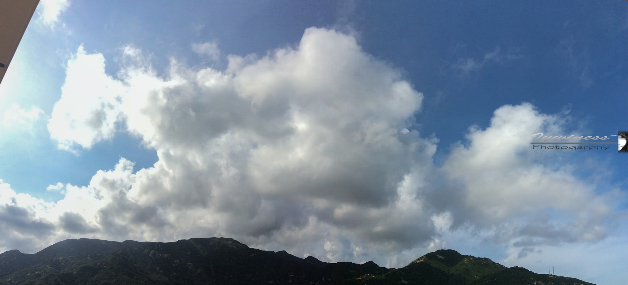 iPad mini 2 back camera 3.3mm f/2.4 sample photo. Cloud photography