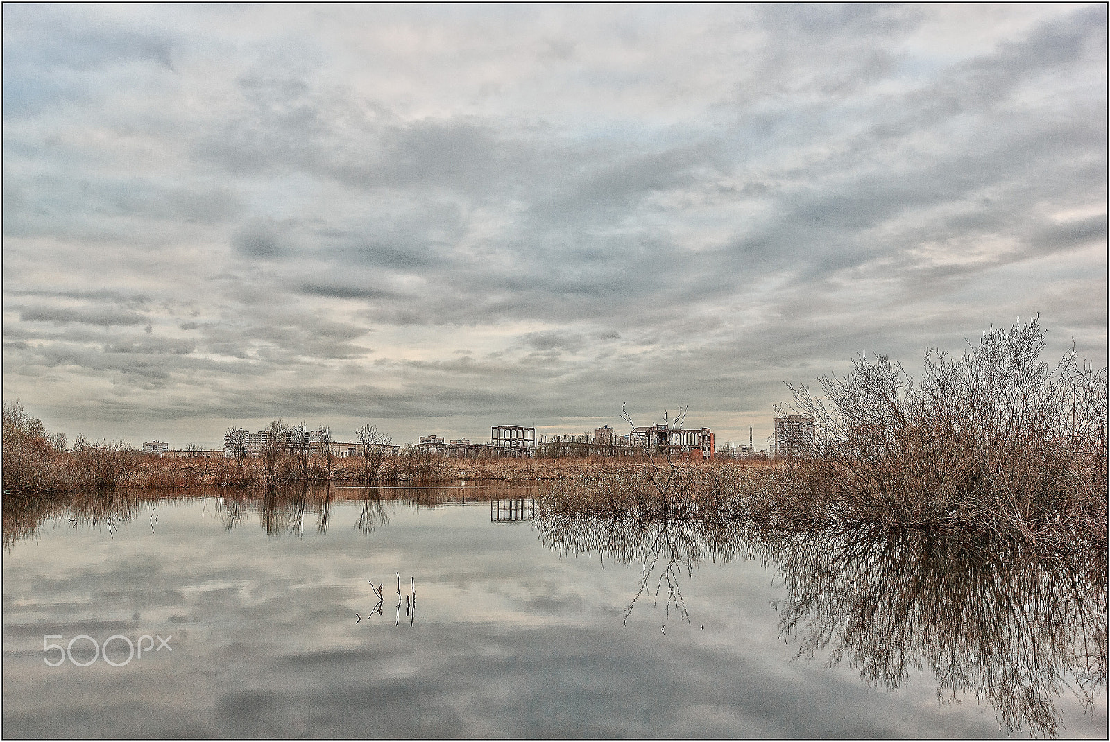 Sigma 10-20mm F3.5 EX DC HSM sample photo. Lake on the edge of town photography
