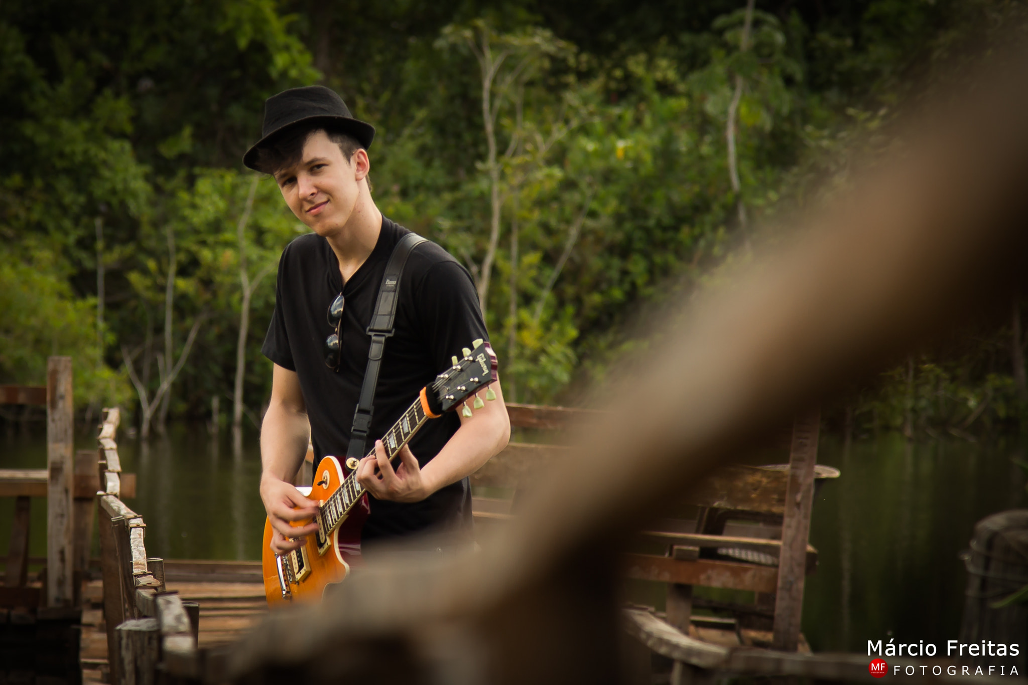 Canon EOS 700D (EOS Rebel T5i / EOS Kiss X7i) sample photo. Guitarrista photography