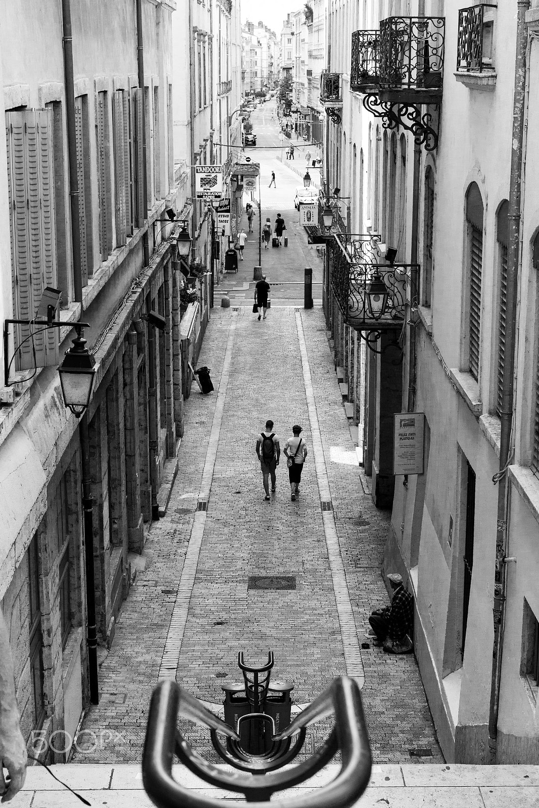 Canon EOS 700D (EOS Rebel T5i / EOS Kiss X7i) + Canon EF 40mm F2.8 STM sample photo. A street in lyon, france photography