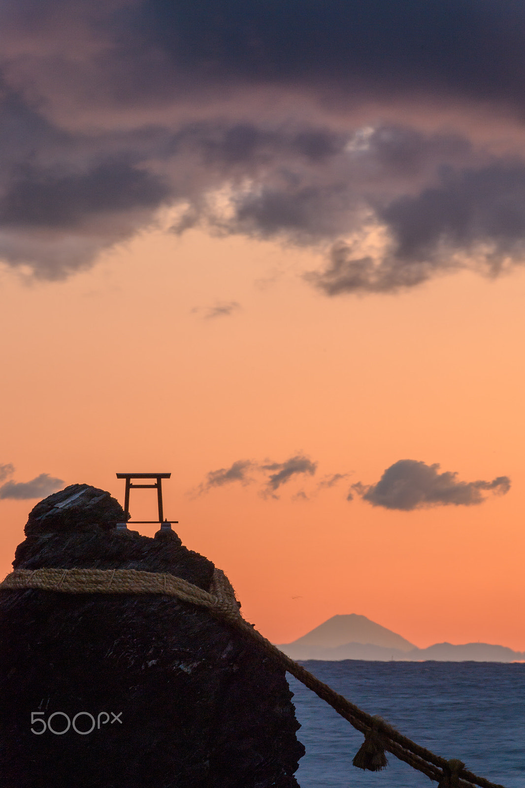 Nikon AF-S Nikkor 200-500mm F5.6E ED VR sample photo. Fuji behind god photography