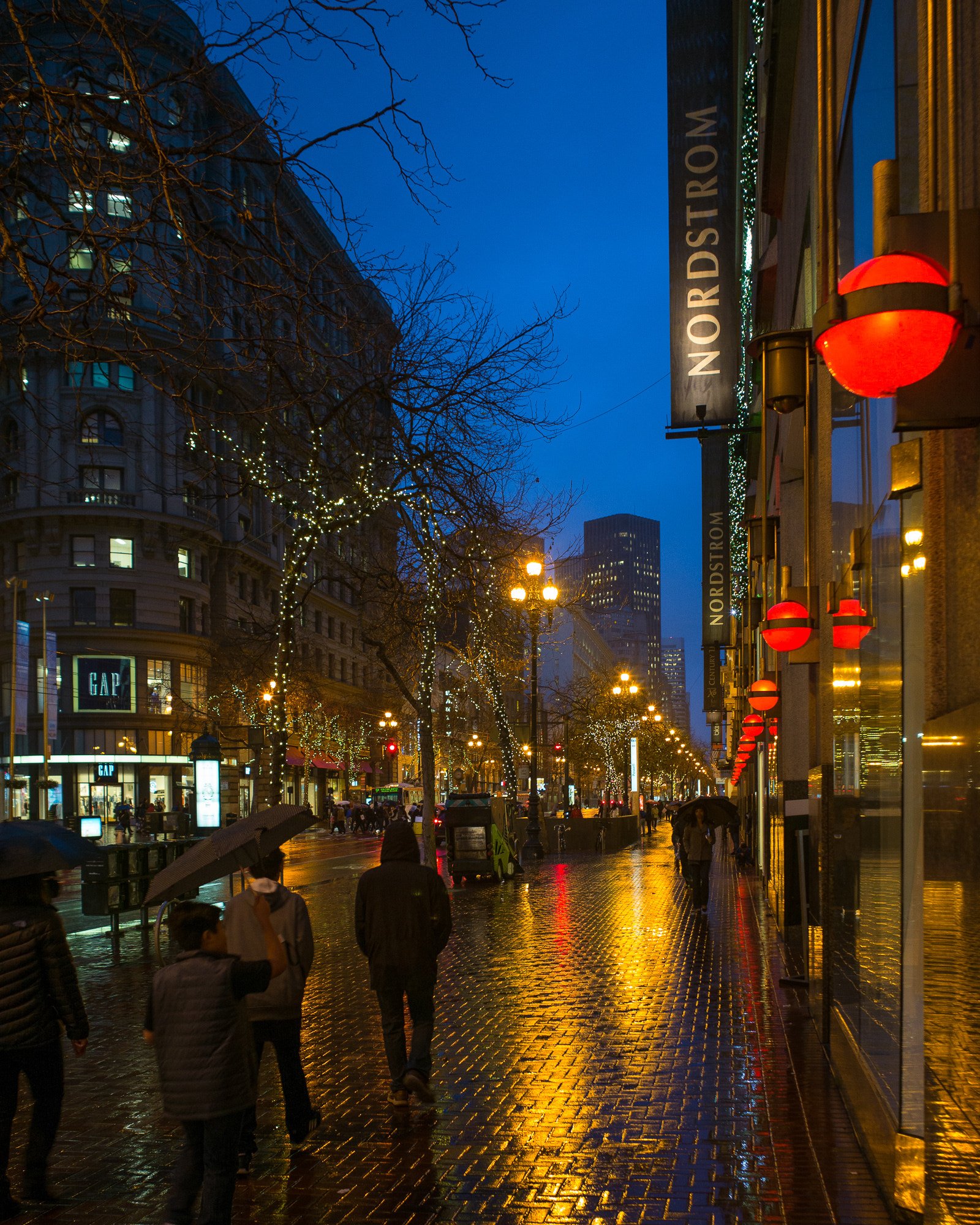 Leica M-D (TYP 262) sample photo. Rainy market st. photography