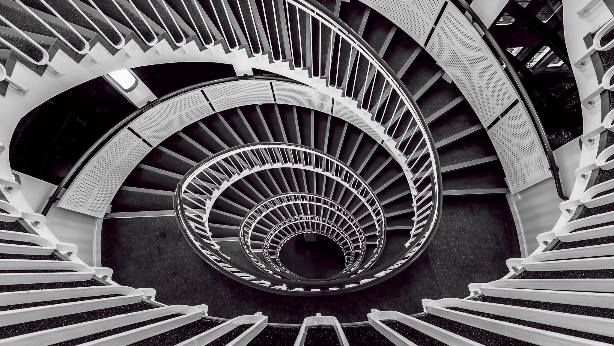 Tokina AT-X Pro 11-16mm F2.8 DX sample photo. Long way down photography