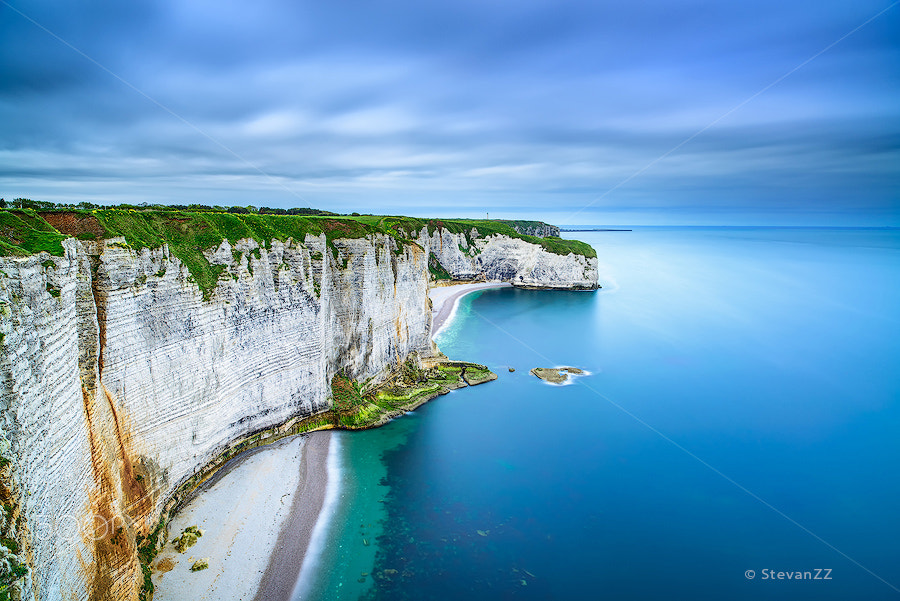 Nikon D800E + ZEISS Distagon T* 21mm F2.8 sample photo. Etretat, rock cliff and beach. normandy, france photography
