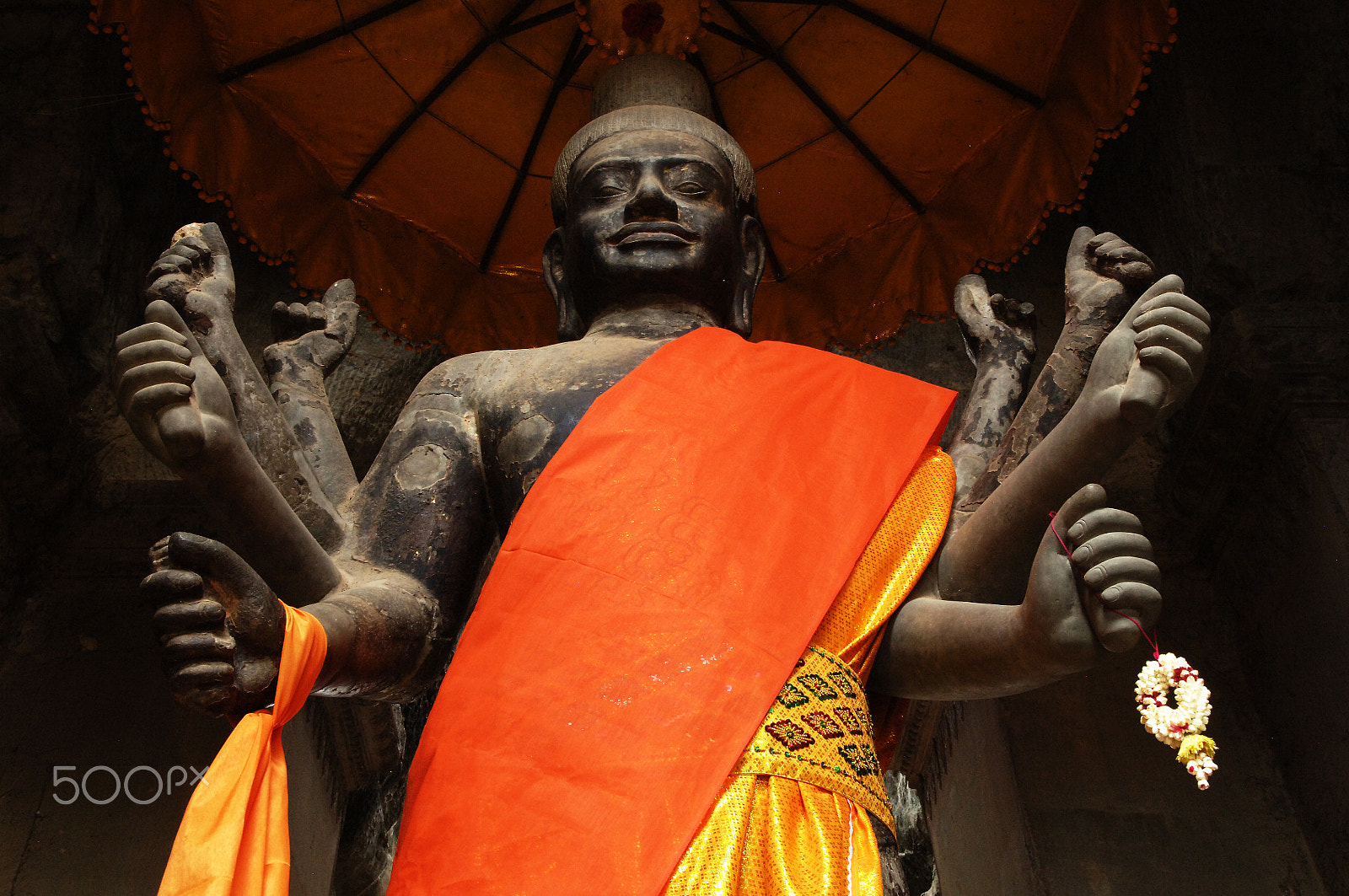 Nikon D2X sample photo. Cambodia figure at ankor wat photography