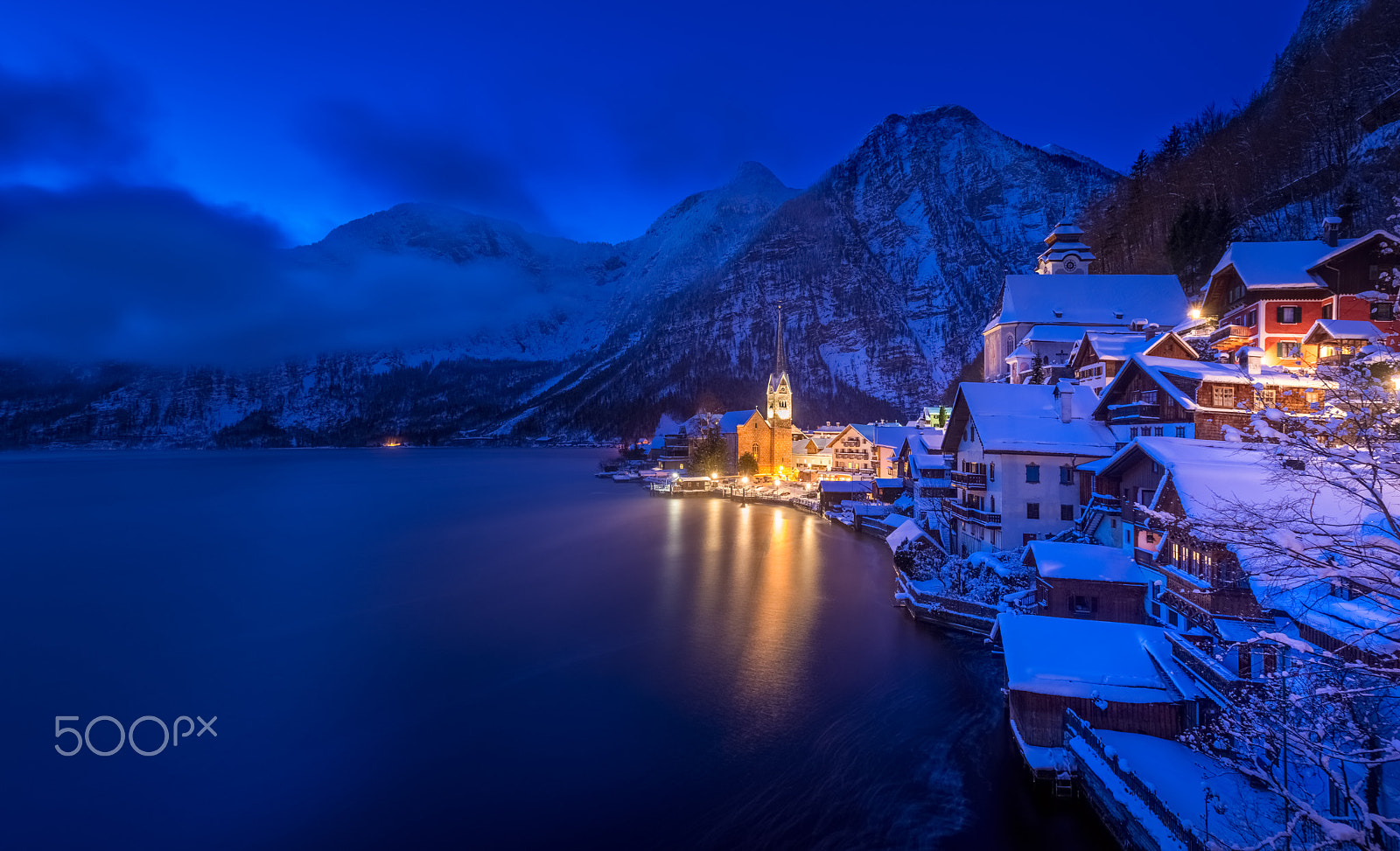 Nikon AF-S Nikkor 17-35mm F2.8D ED-IF sample photo. Blue hour- wintery hallstatt (austria) photography