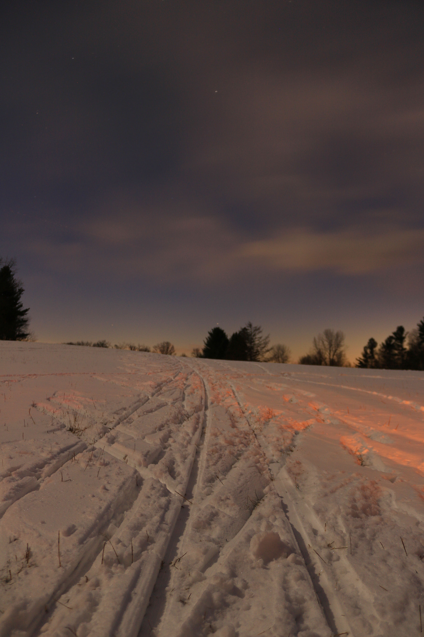 Canon EOS 750D (EOS Rebel T6i / EOS Kiss X8i) sample photo. Ski tracks in the snow photography