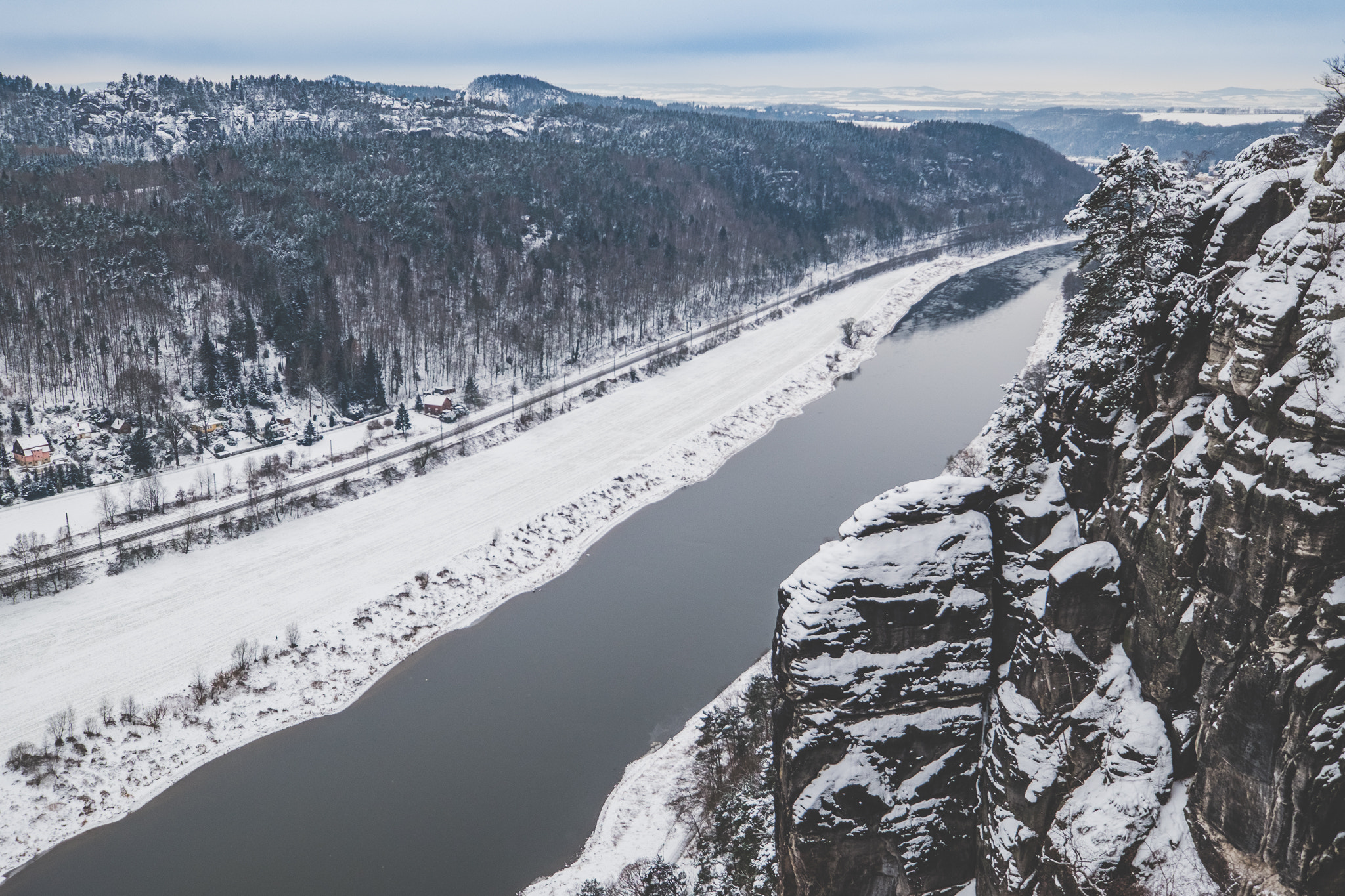 Fujifilm X-E2 + Fujifilm XF 10-24mm F4 R OIS sample photo. Winter - elbe sandstone mountains photography