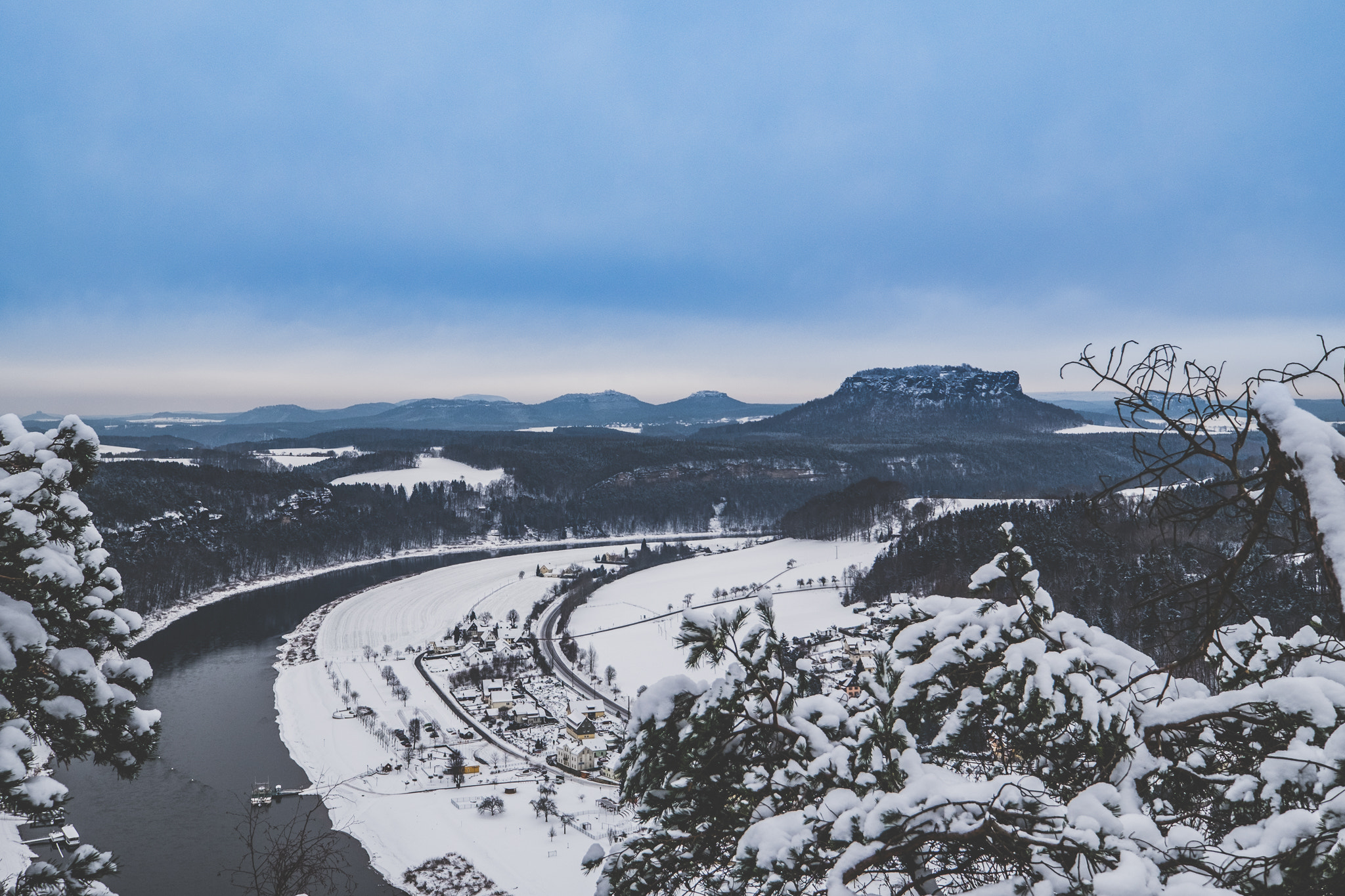 Fujifilm X-E2 + Fujifilm XF 10-24mm F4 R OIS sample photo. Winter - elbe sandstone mountains photography