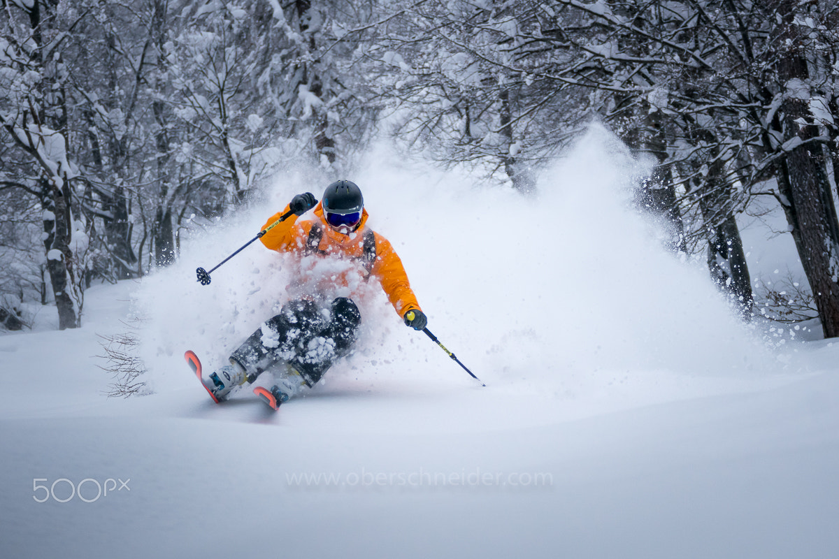 Sony 70-300mm F4.5-5.6 G SSM II sample photo. Powder skiing photography