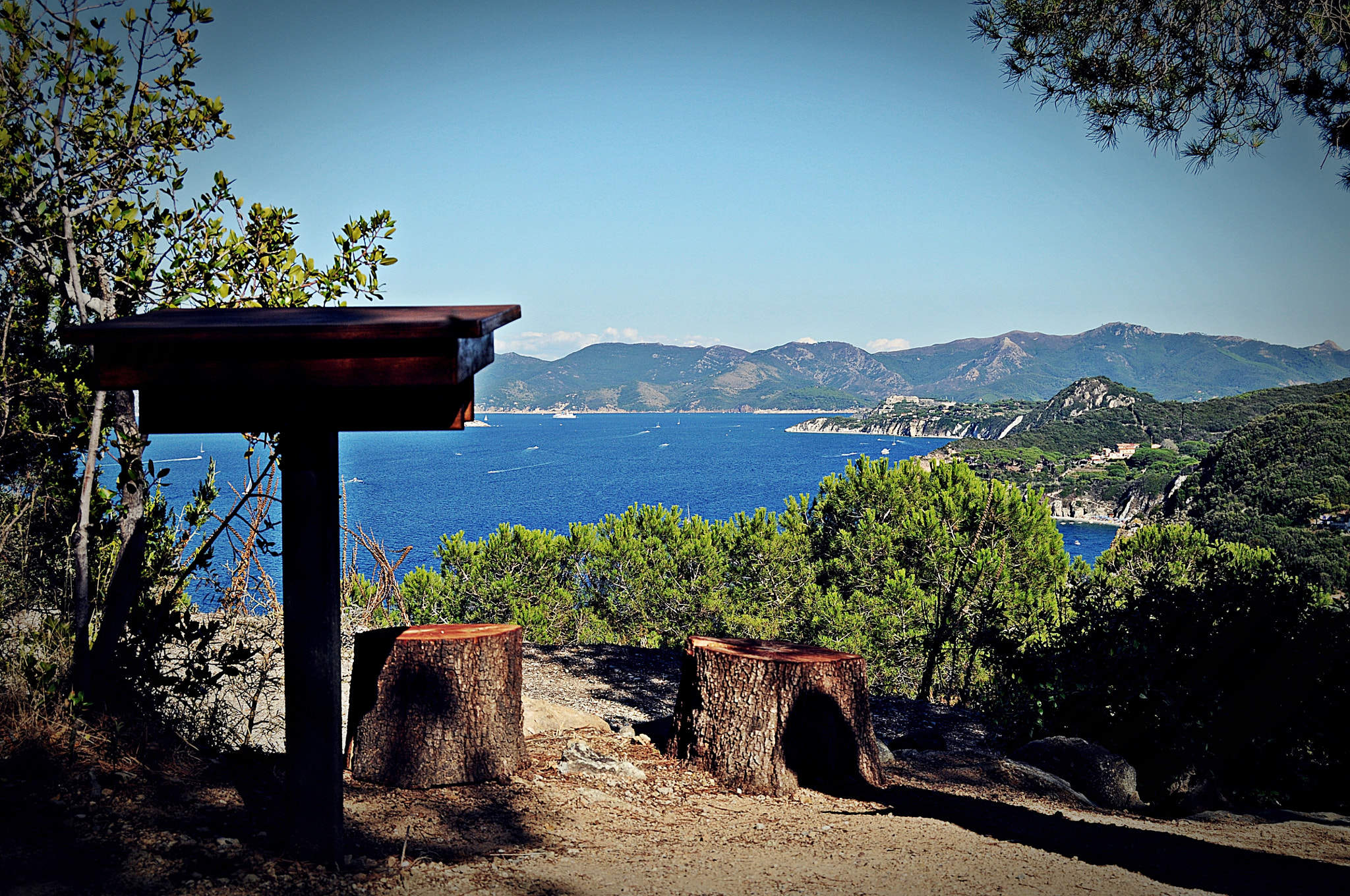 Nikon D300 sample photo. Only to read, isola d'elba italy photography