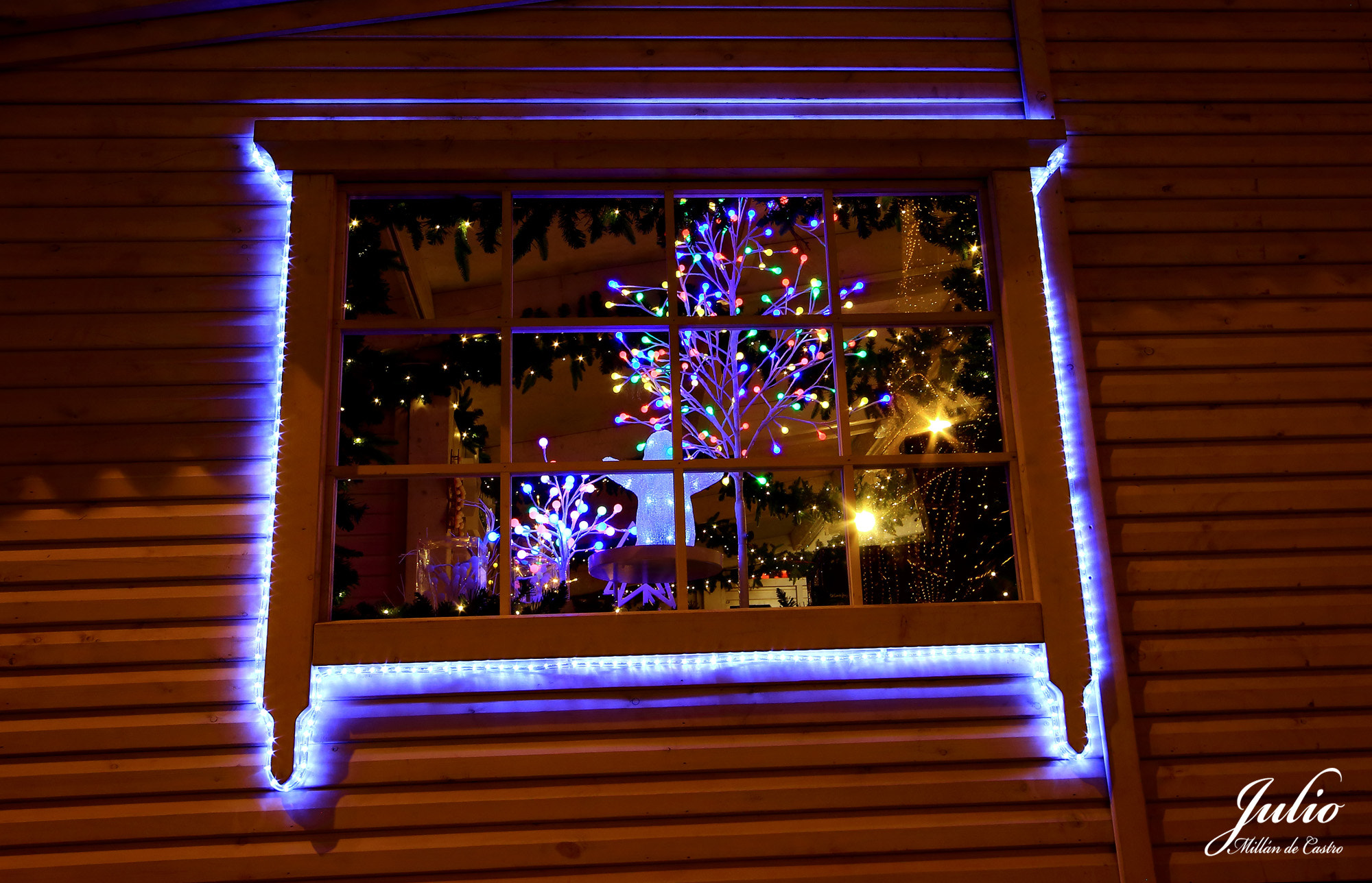 Canon EOS 650D (EOS Rebel T4i / EOS Kiss X6i) sample photo. Ventana de navidad photography