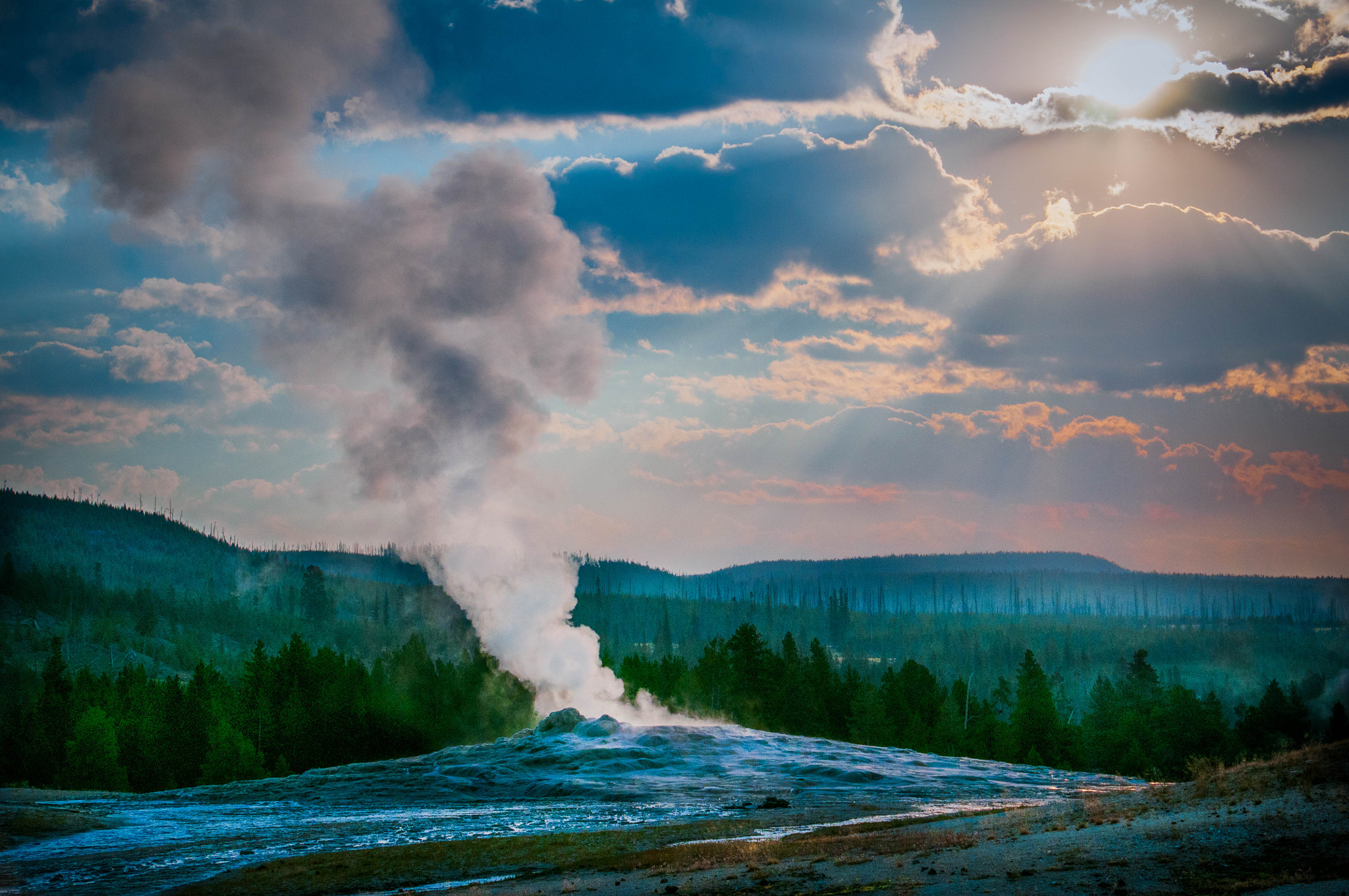 Nikon D300S + Sigma 18-250mm F3.5-6.3 DC OS HSM sample photo. Yellowstone geyser photography