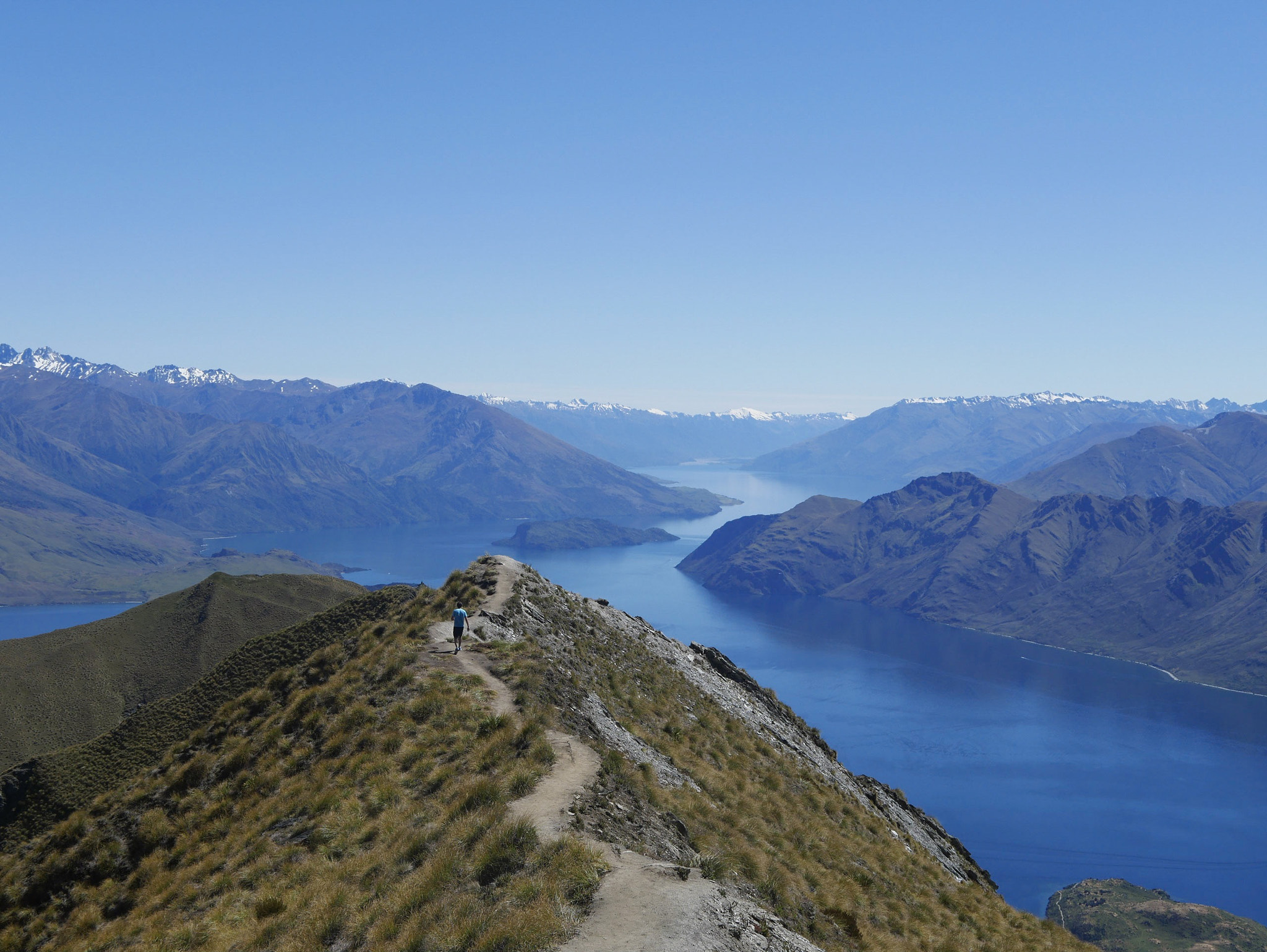 Panasonic Lumix DMC-G7 + LUMIX G 25/F1.7 sample photo. Trail through the peak in new zealand photography