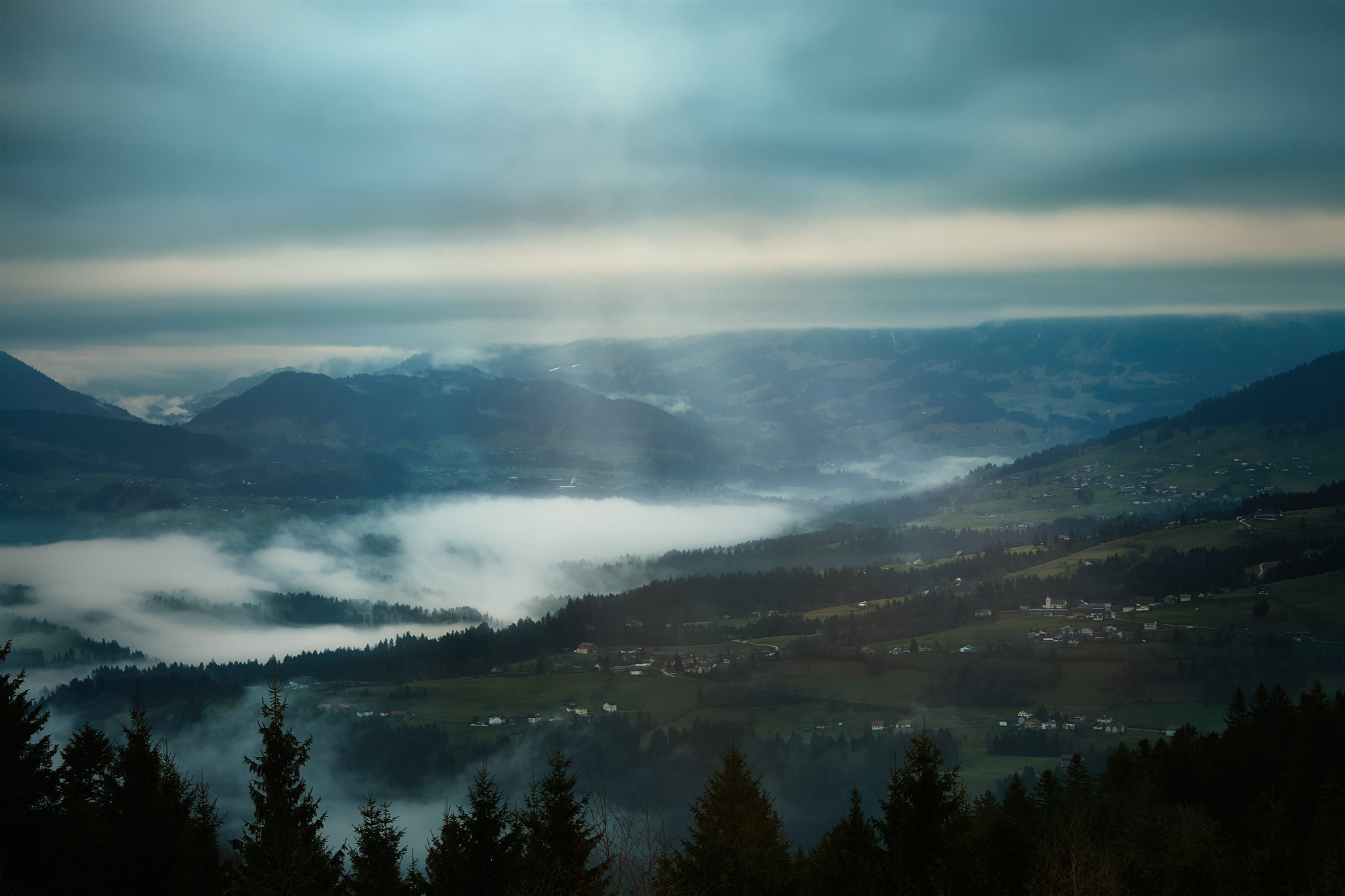 Sony a7 + Sony FE 28-70mm F3.5-5.6 OSS sample photo. The valley behind photography