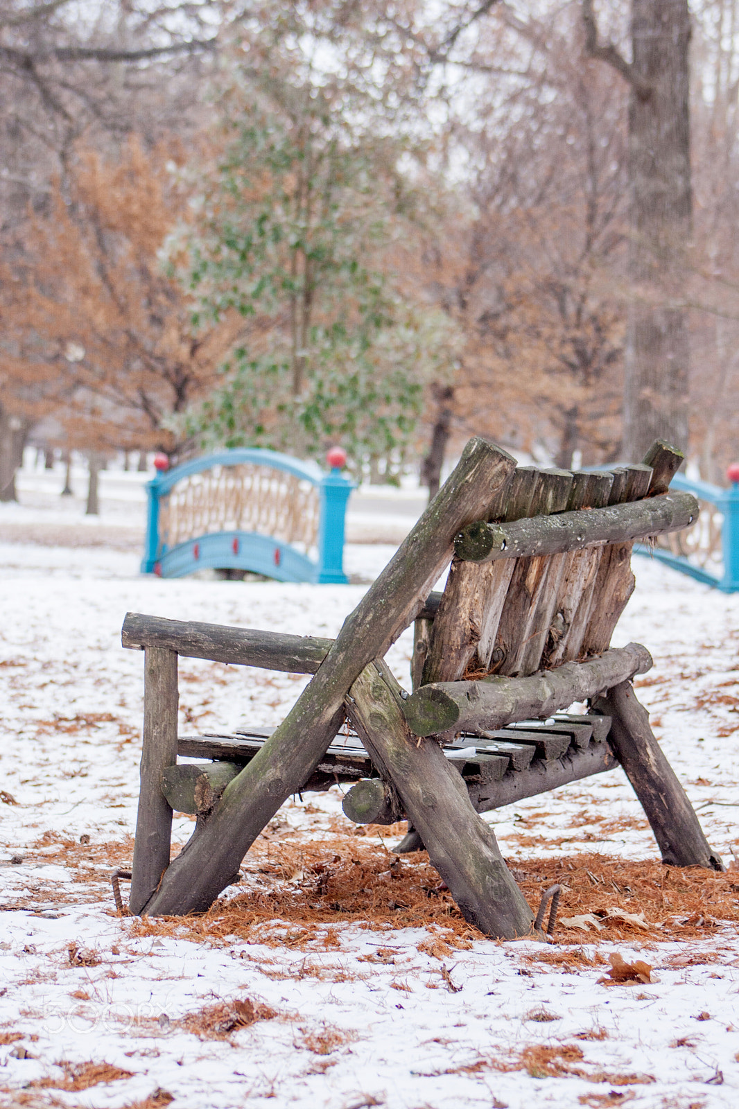 Canon EOS 400D (EOS Digital Rebel XTi / EOS Kiss Digital X) sample photo. Snowy bench photography