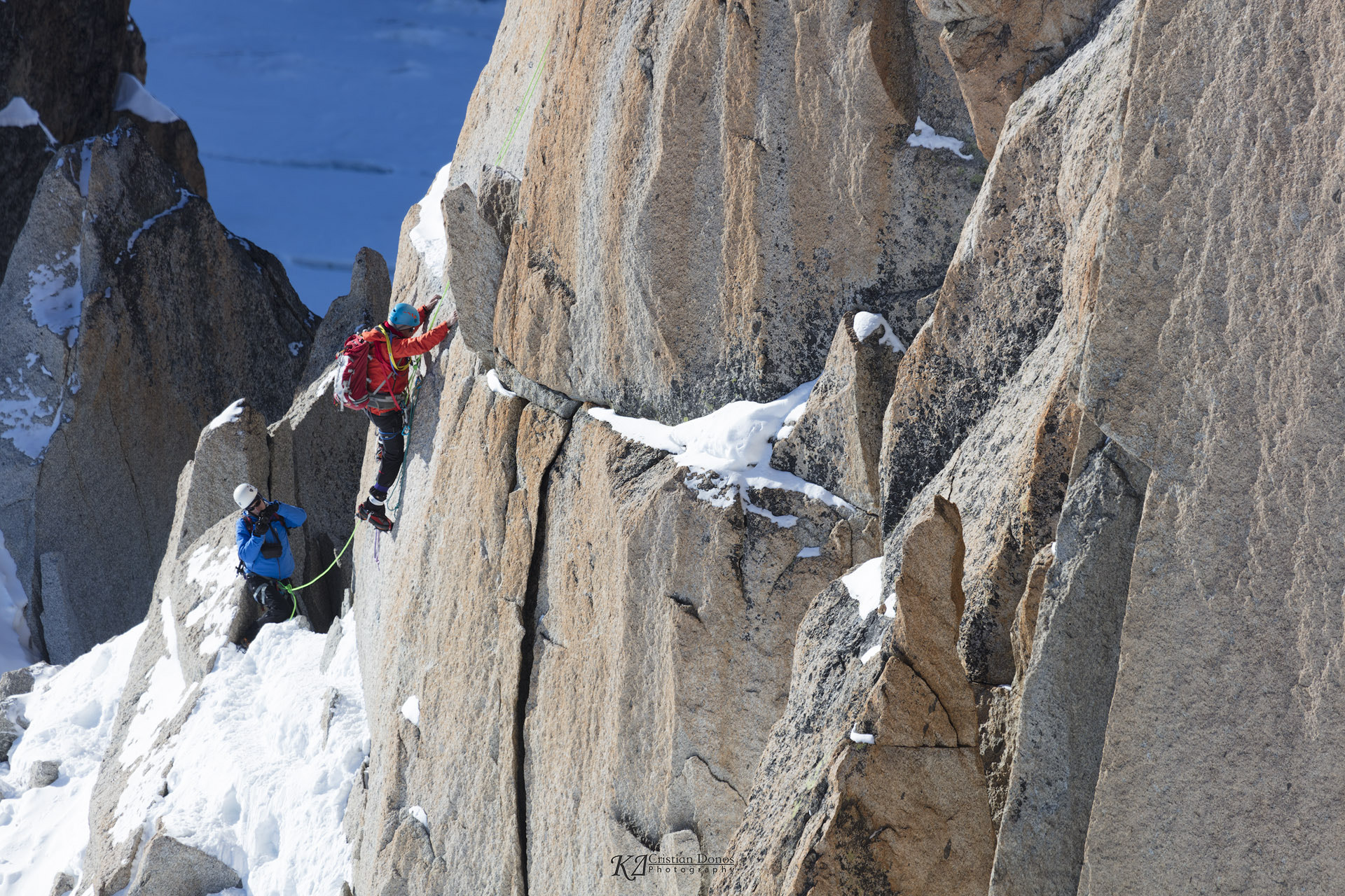 Canon EOS 5DS R + Canon EF 100-400mm F4.5-5.6L IS USM sample photo. Rock climbing on the aiguille du midi #1 photography