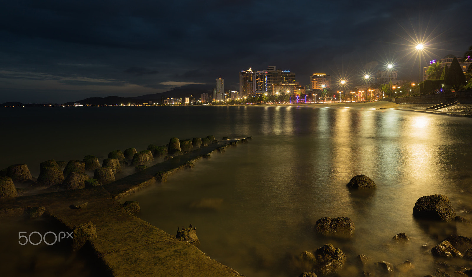 Canon EOS 5DS sample photo. Nha trang by nightlight photography