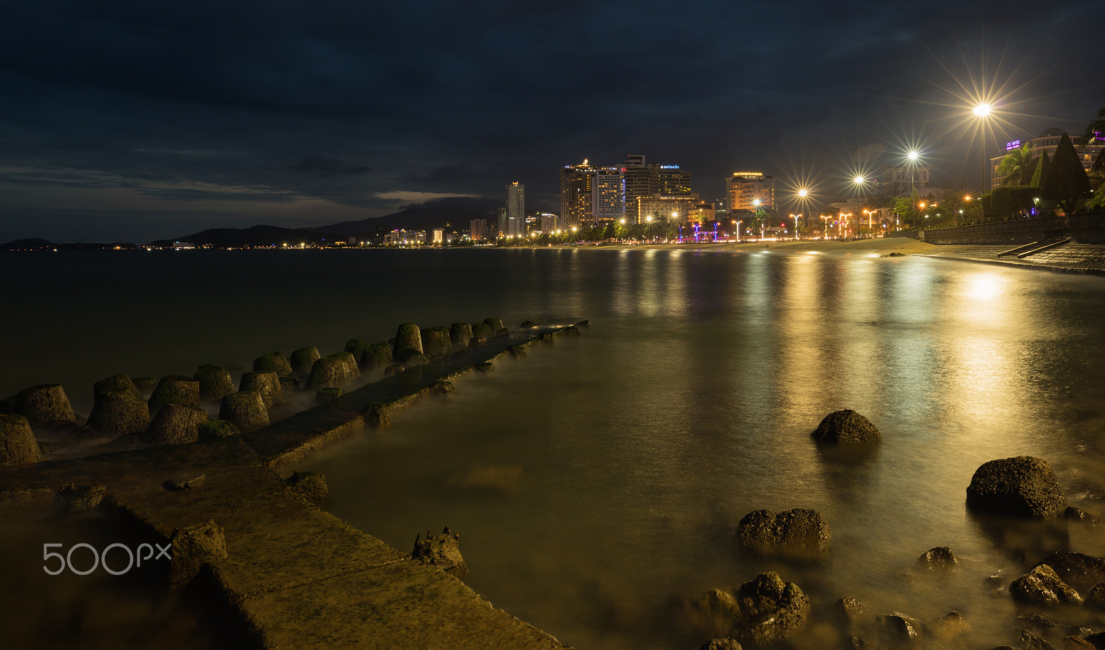 Canon EF 16-35mm F2.8L III USM sample photo. Nha trang by nightlight photography