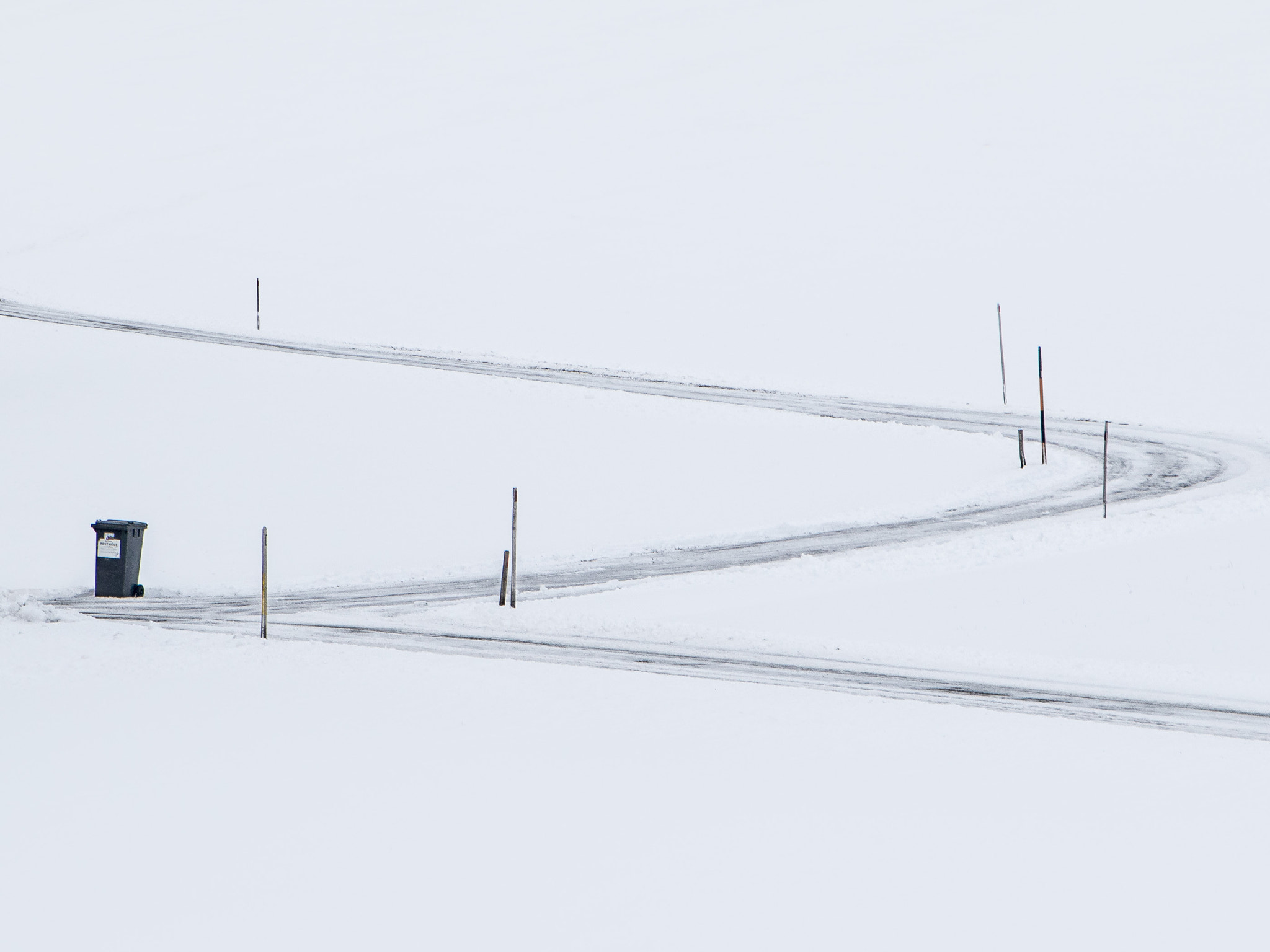 Sigma 24-70mm F2.8 EX DG Macro sample photo. Winter geometry photography