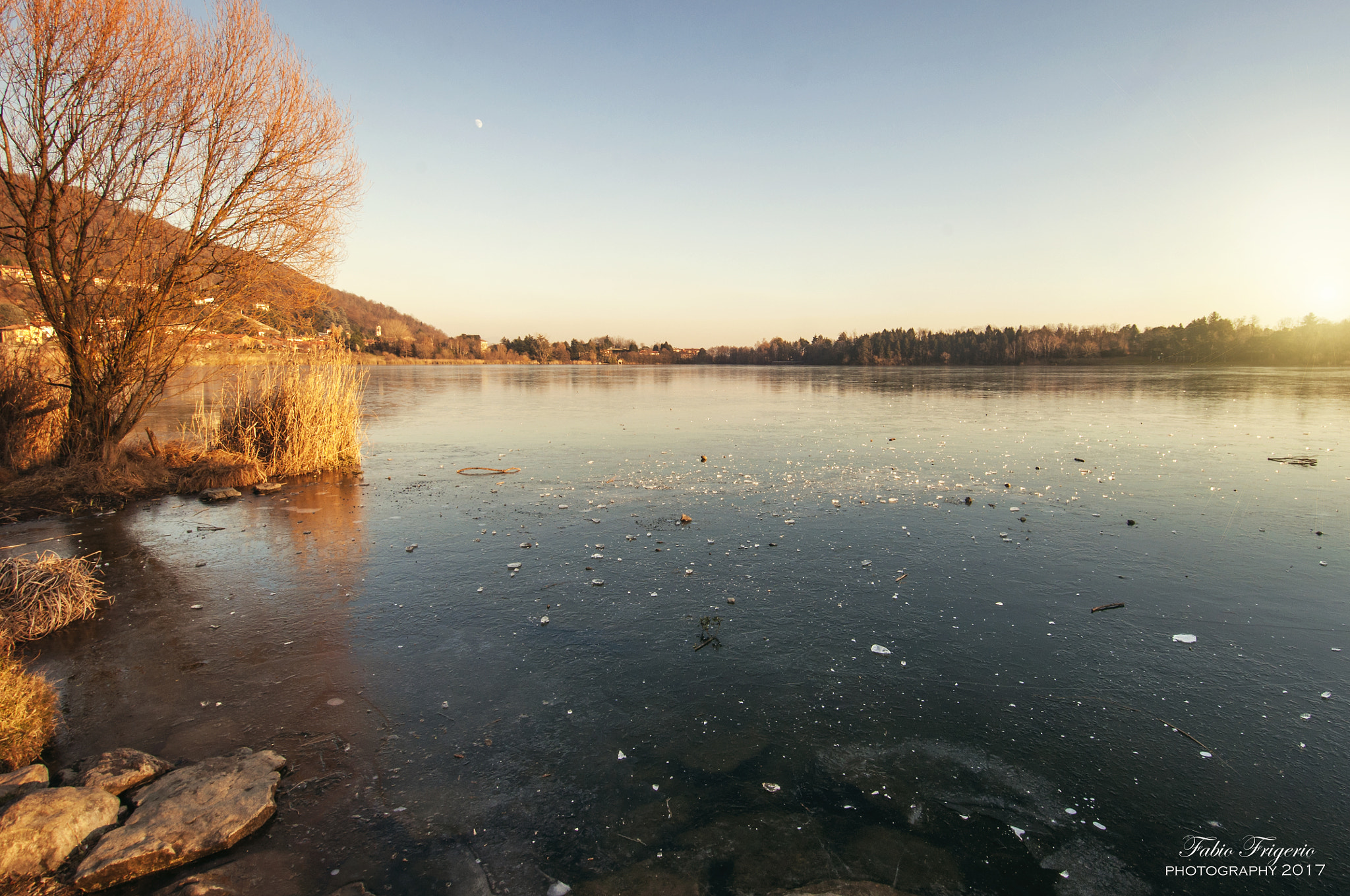 12,0-24,0 mm f/4,0 sample photo. Sunset at the frozen lake photography