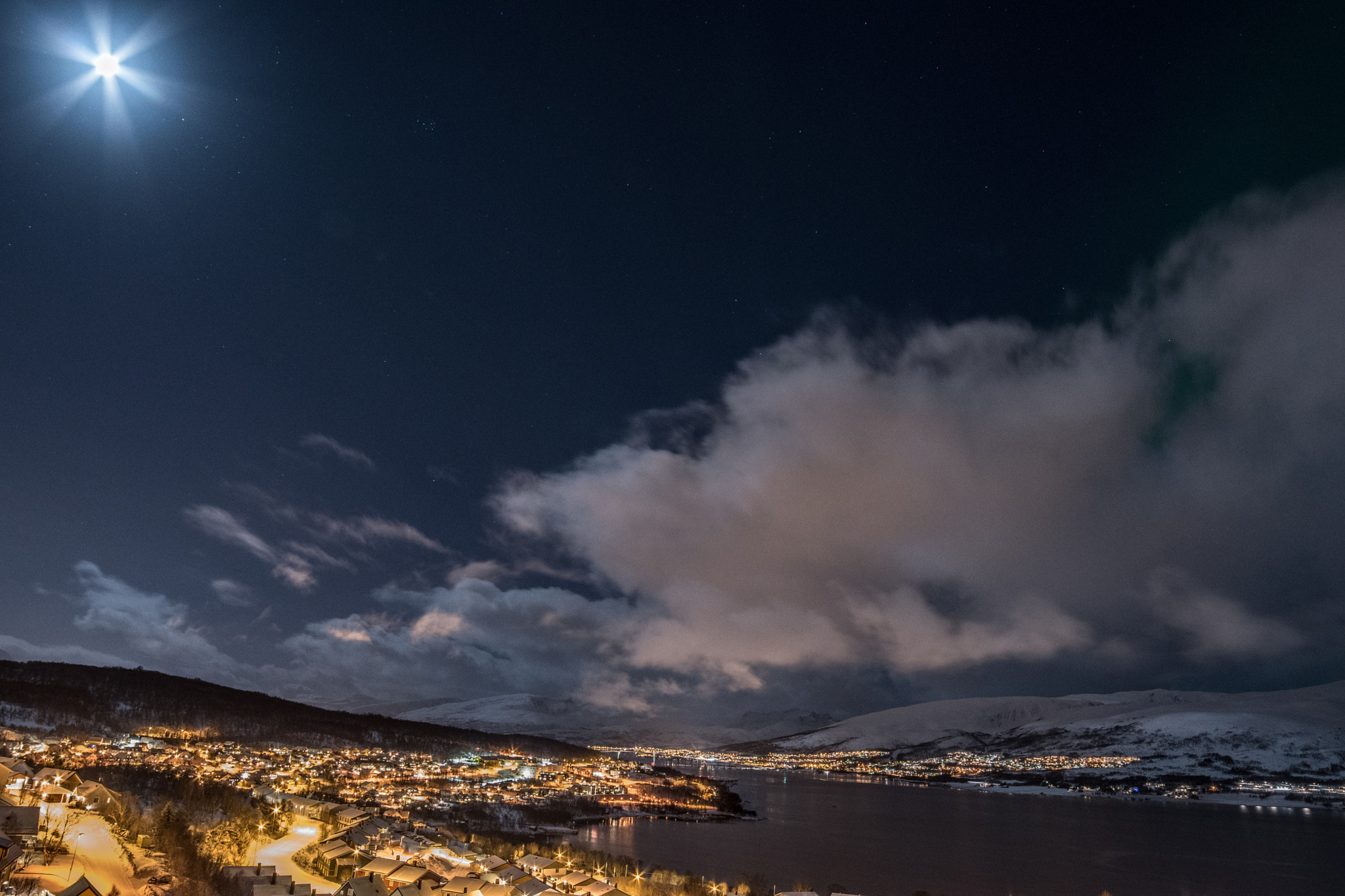 Samyang 14mm F2.8 ED AS IF UMC sample photo. Moonshine photography