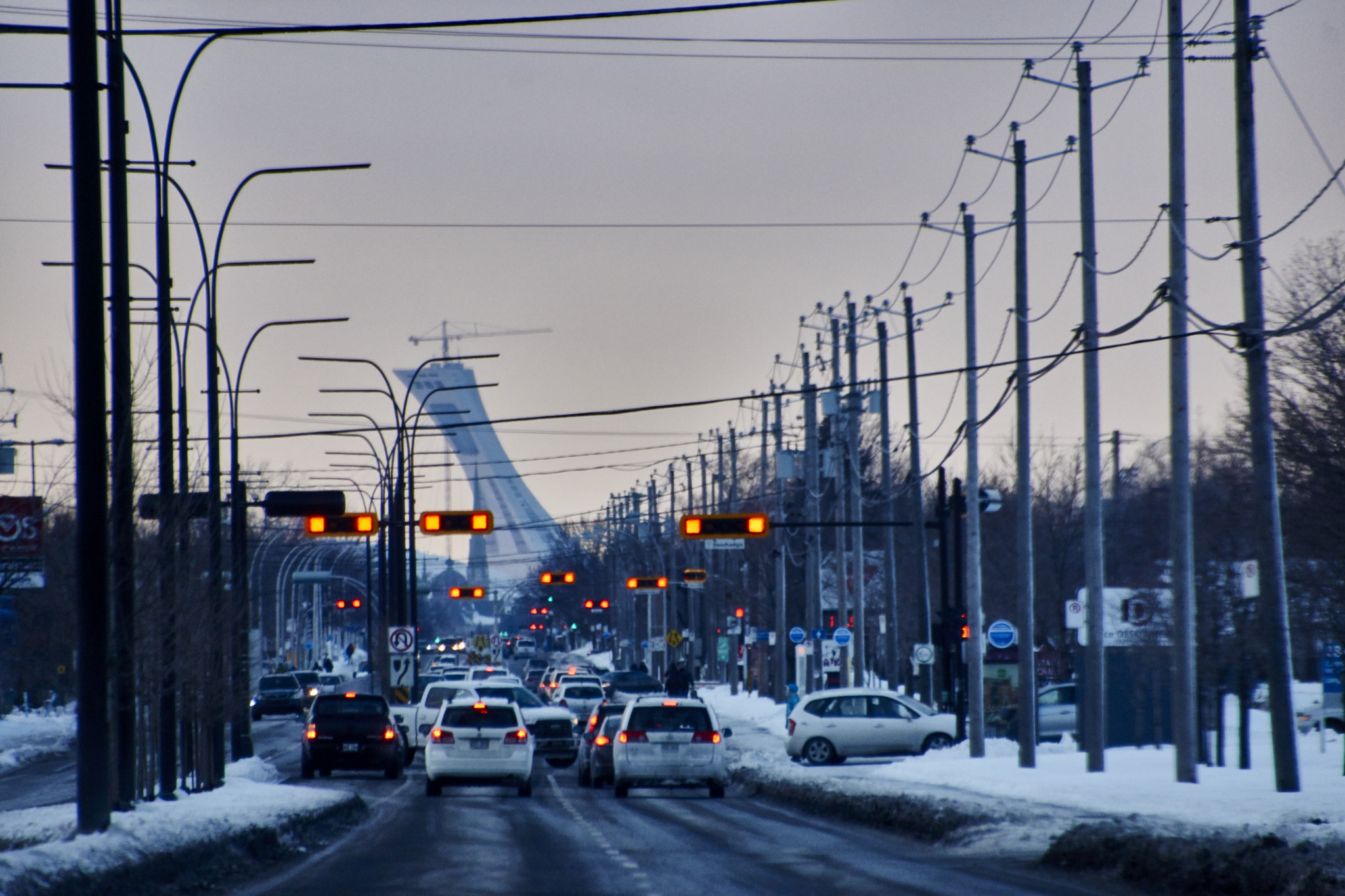 DT 18-270mm F3.5-6.3 SSM sample photo. Longueuil et montréal, stade olympique photography