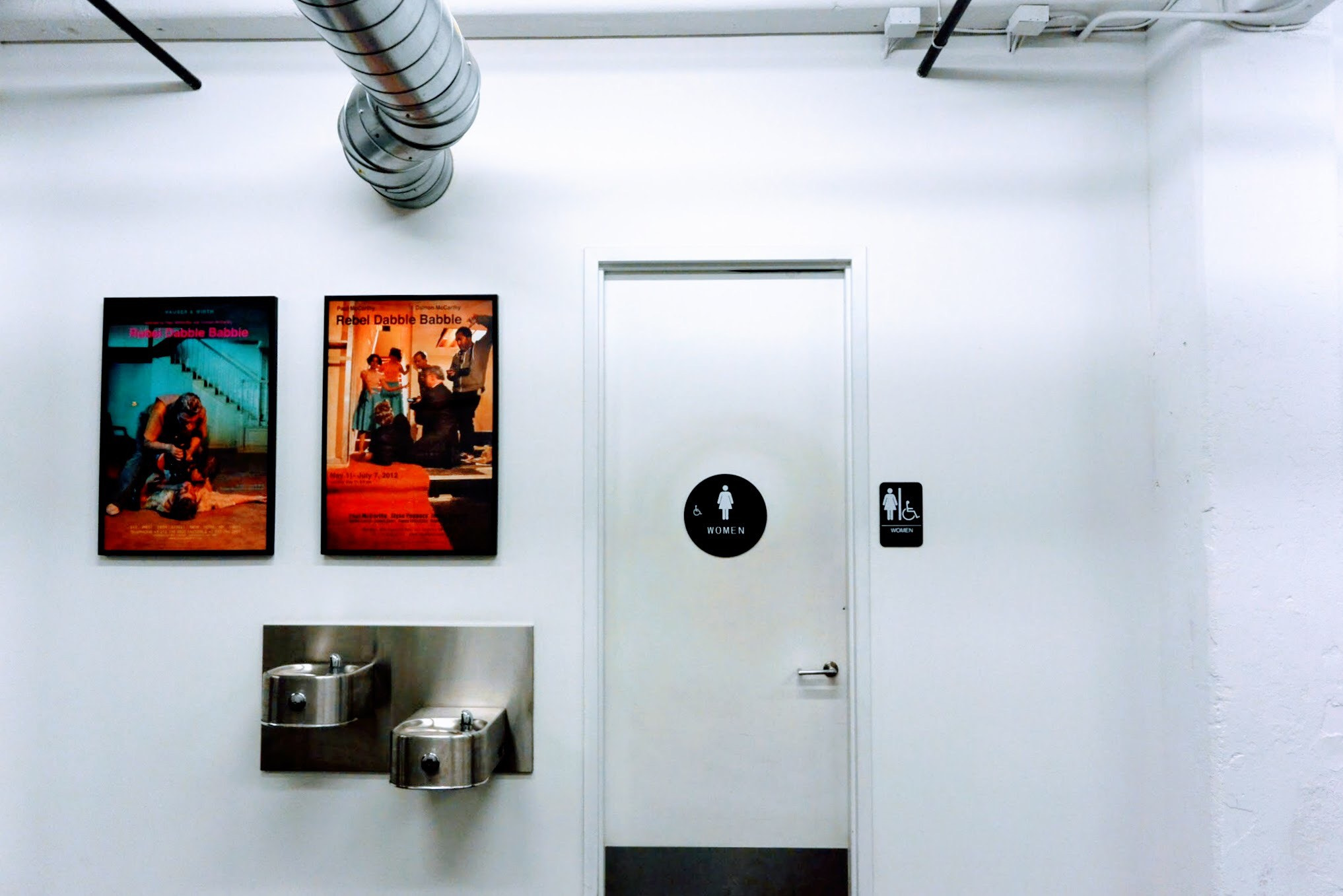 Nikon 1 V2 sample photo. White wall with art at hauser wirth & schimmel in the art district los angeles photography