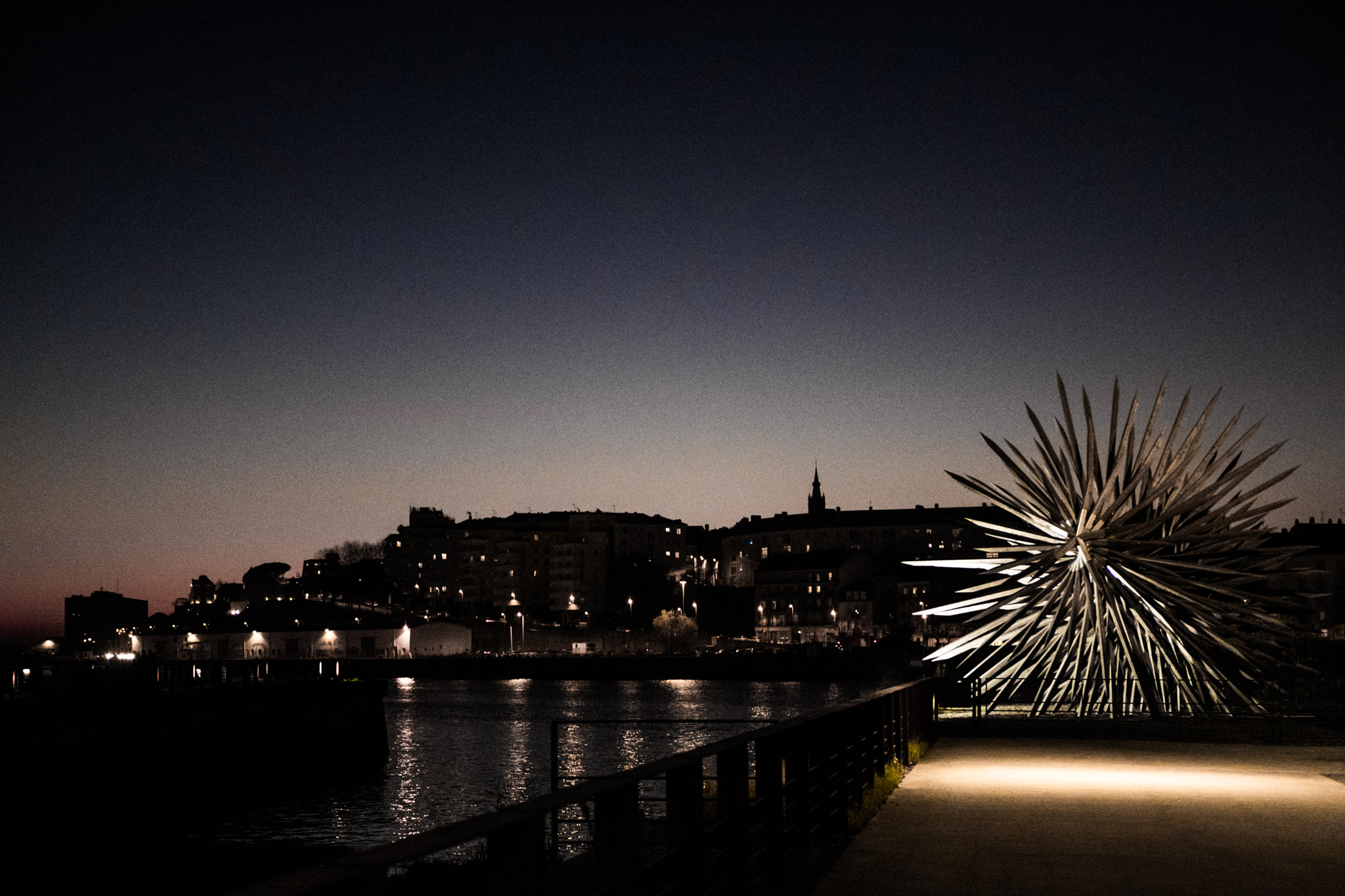 Panasonic Lumix DMC-GM5 + LUMIX G 25/F1.7 sample photo. Île de nantes la nuit photography