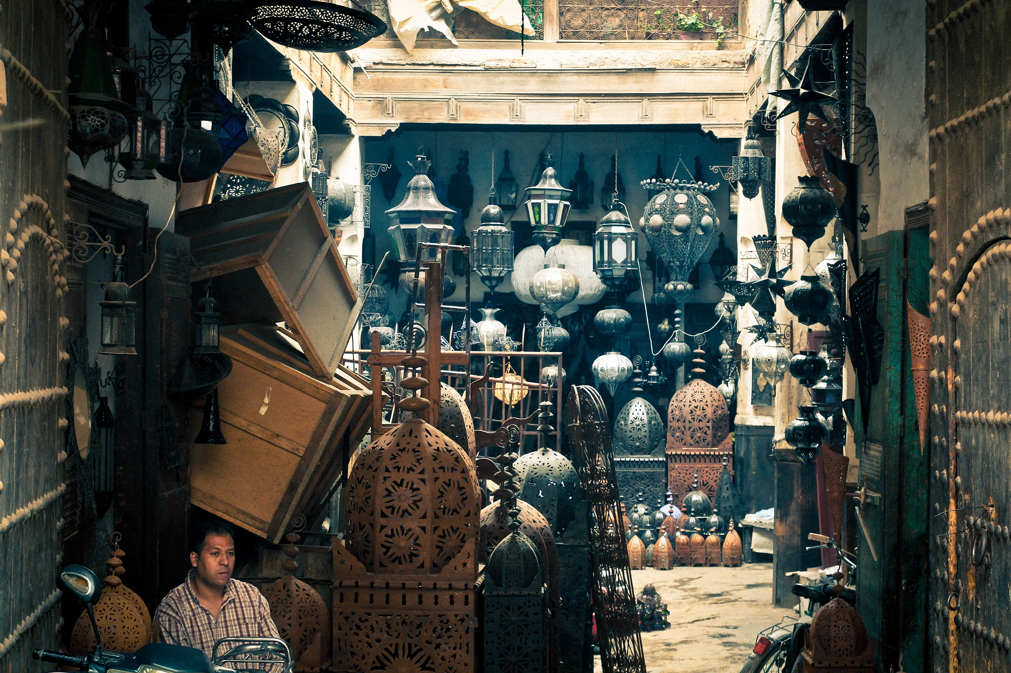 Moroccan Furniture Shop by Jaime Roldan Photo 1923707 / 500px